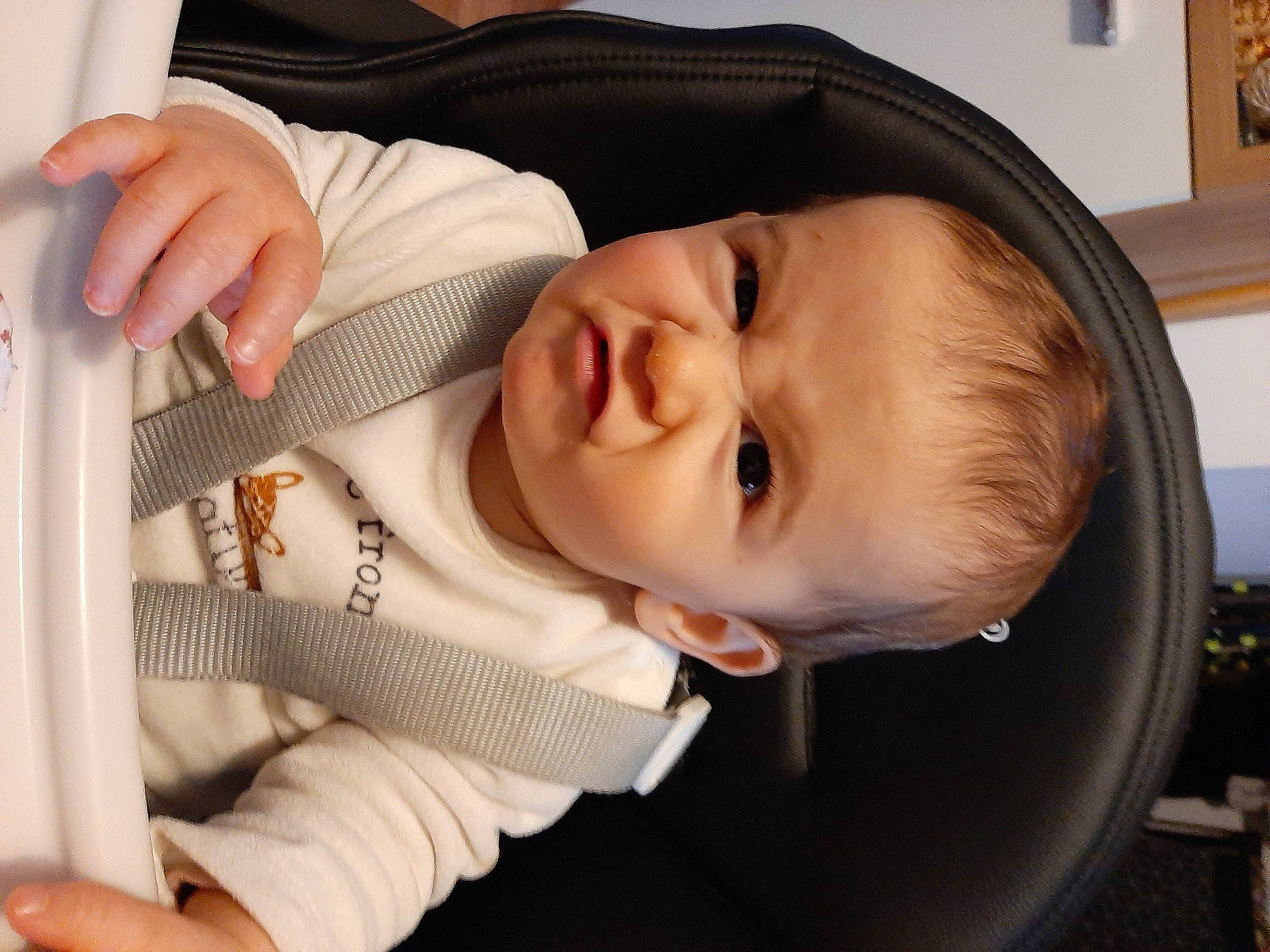 Kayla a rejoint le concours — aidez-le/la à gagner de superbes lots ! baby, baby_products, baby_toddler_clothing, cheek, child, comfort, eyelash, houseplant, pattern, person, picture_frame, skin, sleeve, toddler