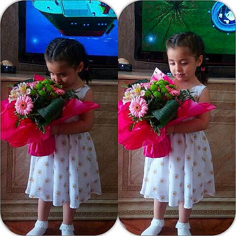 Narina  a rejoint le concours — aidez-le/la à gagner de superbes lots ! child, day, design, floristry, flower, girl, pattern, person, pink, plant, toddler