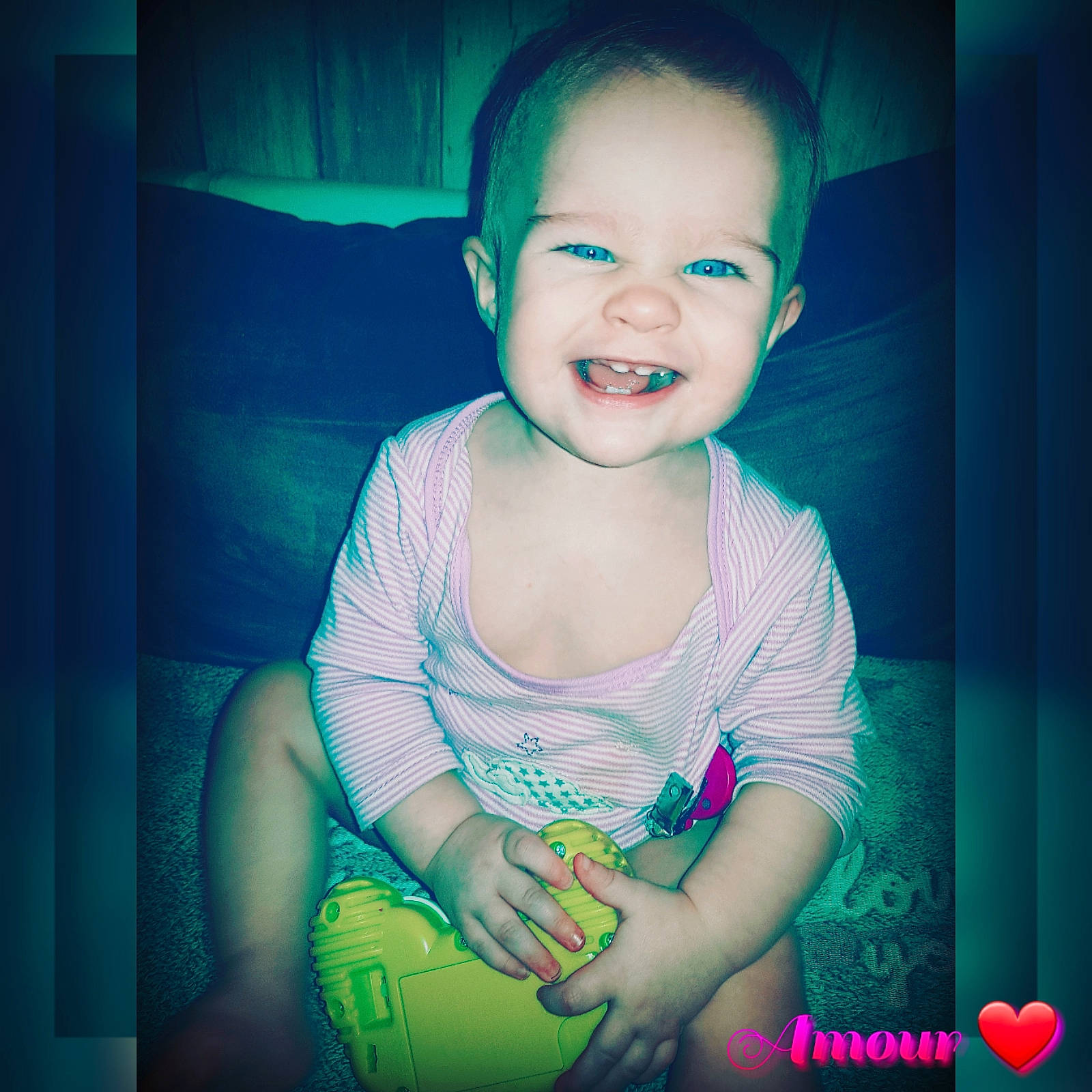 Loréna participe au concours pour gagner de l'argent avec cette photo : baby, beauty, cheek, child, chin, cool, eye, face, facial_expression, forehead, fun, happy, head, human, joy, lip, nose, people, person, skin