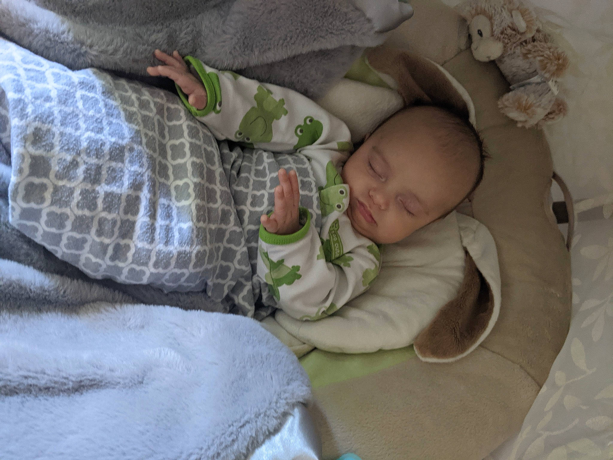 Tobias is registered to the contest to win money with this photo: baby, baby_products, baby_toddler_clothing, bed, bedding, bedtime, blanket, child, comfort, grass, hand, infant_bed, linens, nap, pattern, person, room, sleep, sleeve, textile