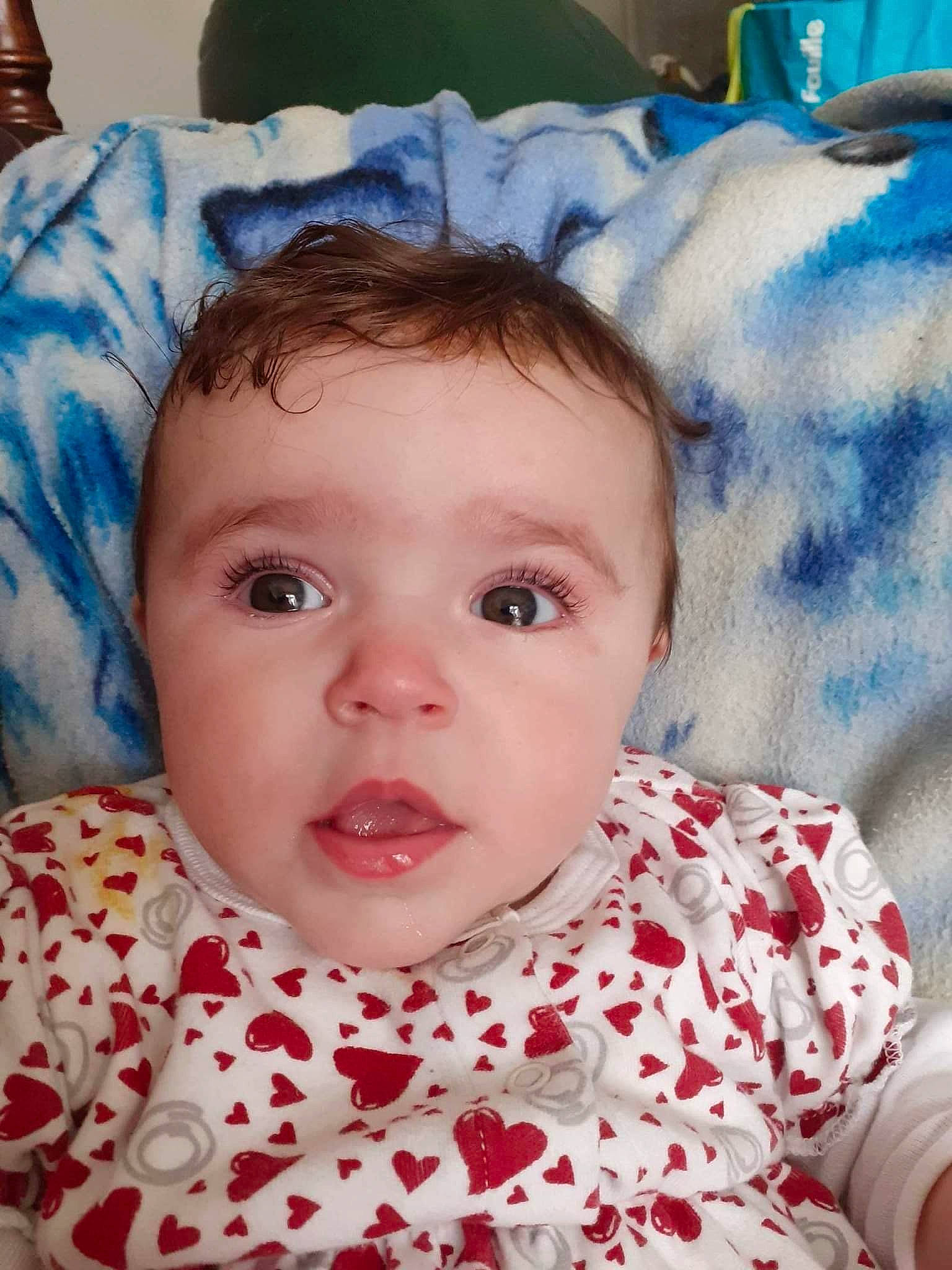 Ashley a rejoint le concours — aidez-le/la à gagner de superbes lots ! blue, cheek, chin, comfort, eye, eyebrow, eyelash, face, facial_expression, forehead, head, iris, lip, mouth, nose, organ, person, skin, sleeve, textile