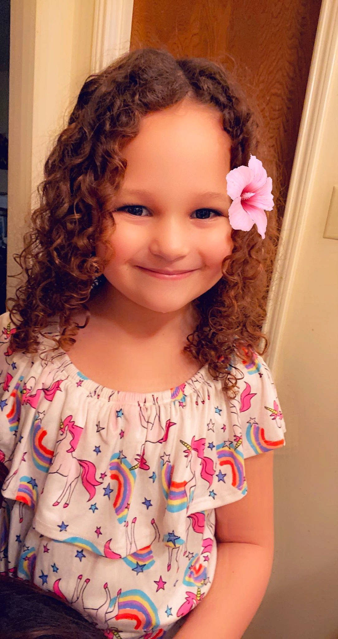 Jayla is registered to the contest to win money with this photo: cheek, chin, eye, eyebrow, eyelash, face, facial_expression, flower, forehead, hair, hairstyle, head, joy, lip, neck, nose, organ, person, shoulder, skin