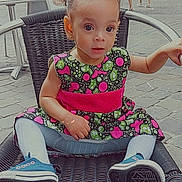 Jane Winner a rejoint le concours — aidez-le/la à gagner de superbes lots ! baby, baby_toddler_clothing, chair, child, cool, dress, fun, grass, hairstyle, happy, lap, leisure, magenta, pink, purple, recreation, shorts, sitting, snapshot, toddler