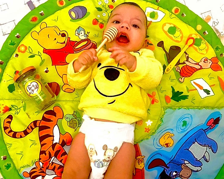 Lorenzo participe au concours pour gagner de l'argent avec cette photo : animation, art, baby, baby_products, baby_toddler_clothing, baby_toys, child, circle, eye, facial_expression, fictional_character, fun, happy, pattern, people_in_nature, person, sleeve, smile, t_shirt, toddler