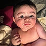 David a rejoint le concours — aidez-le/la à gagner de superbes lots ! baby, blanket, cheeks, child, closeup, curious, cuteness, expression, eyes, face, fingers, grip, hand, human, indoor, infant, newborn, portrait, skin, soft_light
