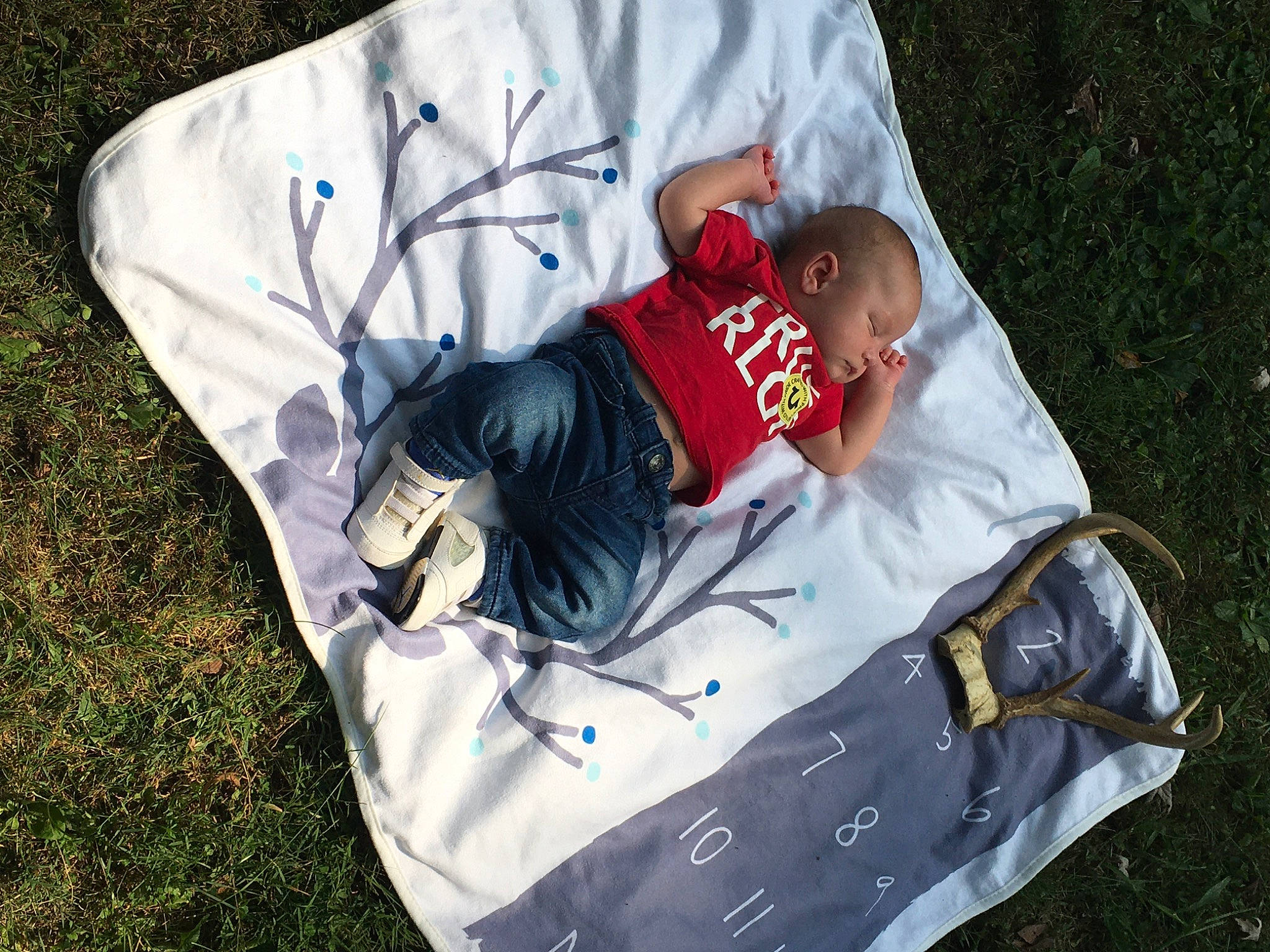 Kysen joined the competition — help win amazing prizes! child, person