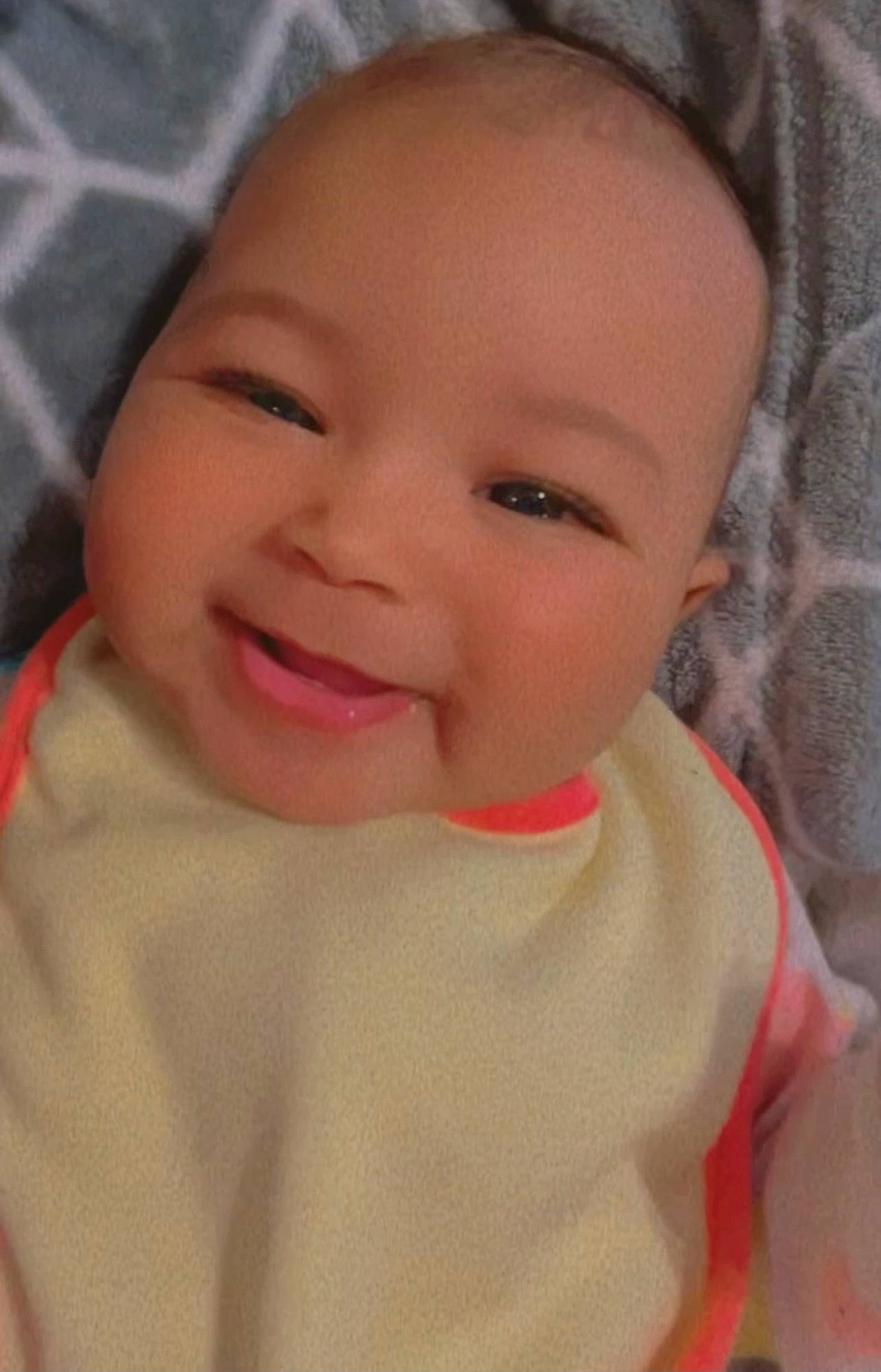 Legacy is registered to the contest to win money with this photo: cheek, chin, ear, eye, eyebrow, eyelash, face, facial_expression, forehead, head, human, human_body, iris, joy, lip, mouth, nose, person, skin, sleeve