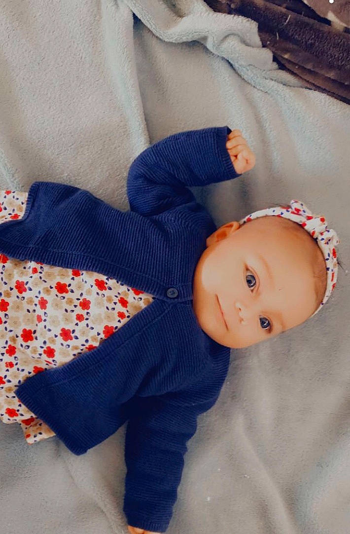 Victoire participe au concours pour gagner de l'argent avec cette photo : baby, child, person, toddler