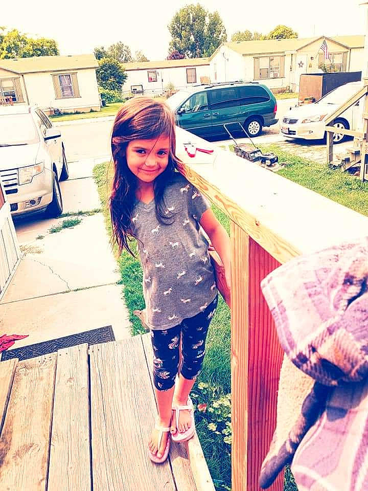 Kaylee is registered to the contest to win money with this photo: car, cool, denim, eyewear, grass, happy, joy, leisure, morning, person, plant, sportswear, street_fashion, summer, sunglasses, thigh, tints_and_shades, tire, tree, waist