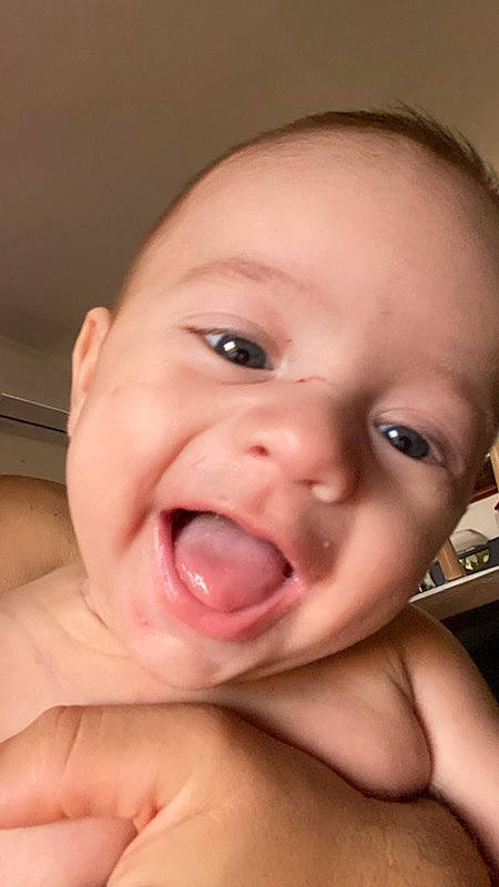 Alessiu a rejoint le concours — aidez-le/la à gagner de superbes lots ! baby, cheek, ear, eyelash, finger, forehead, gesture, happy, human_body, iris, jaw, lip, mouth, neck, nose, person, skin, smile, toddler, tongue