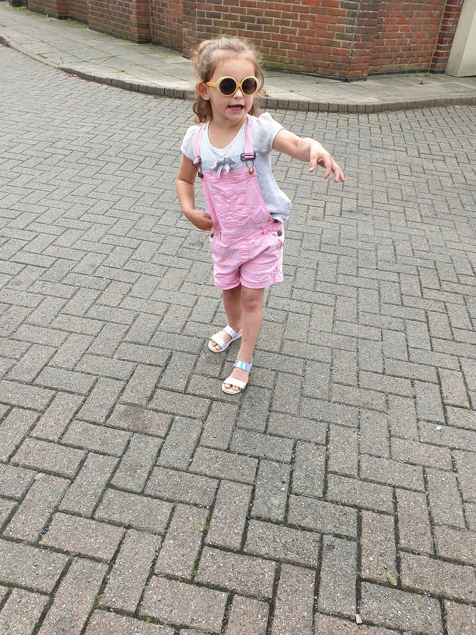 Harper Mae is registered to the contest to win money with this photo: