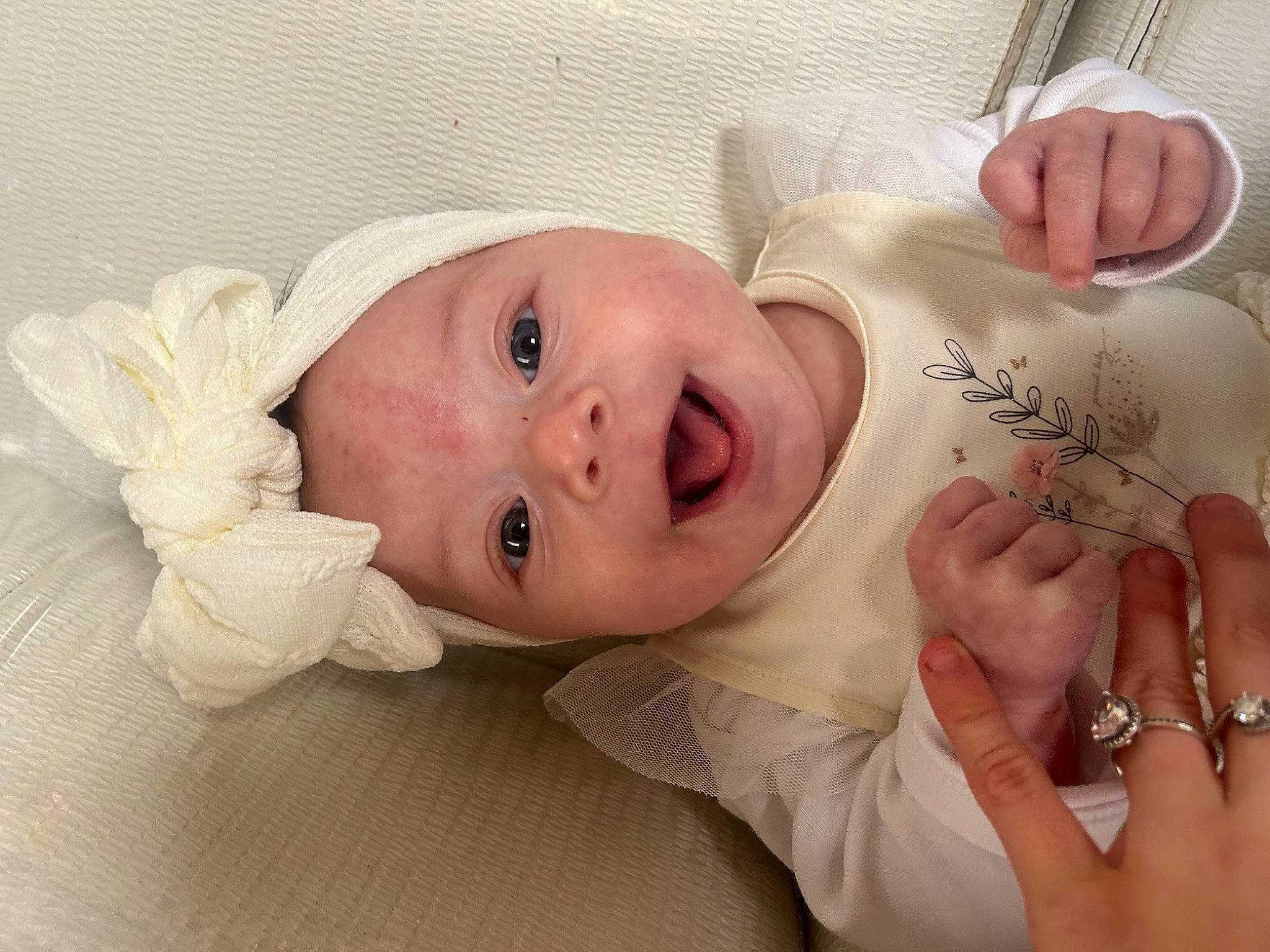 Djaylie-rose participe au concours pour gagner de l'argent avec cette photo : arm, baby, baby_toddler_clothing, cheek, ear, eyebrow, eyelash, finger, gesture, hand, happy, head, headwear, human_body, lip, nose, person, pink, skin, smile