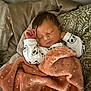 Maya a rejoint le concours — aidez-le/la à gagner de superbes lots ! baby, bed, bedroom, blanket, couch, crib, cushion, face, furniture, head, homedecor, indoors, infantbed, newborn, person, photography, portrait, quilt, room, sleeping