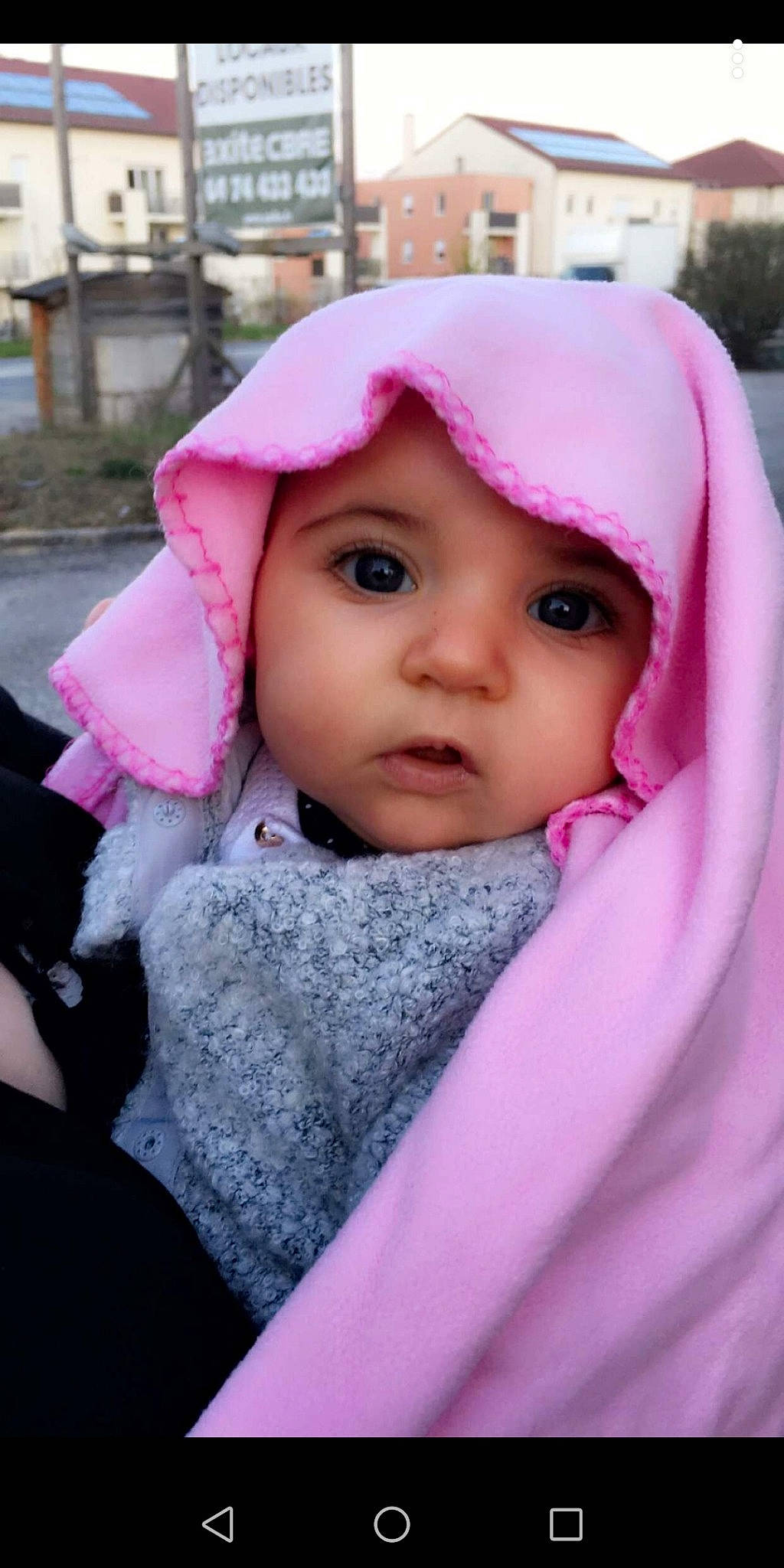 Zoé a rejoint le concours — aidez-le/la à gagner de superbes lots ! baby, cheek, child, eye, head, headgear, headwear, lip, magenta, person, pink, skin, smile, toddler