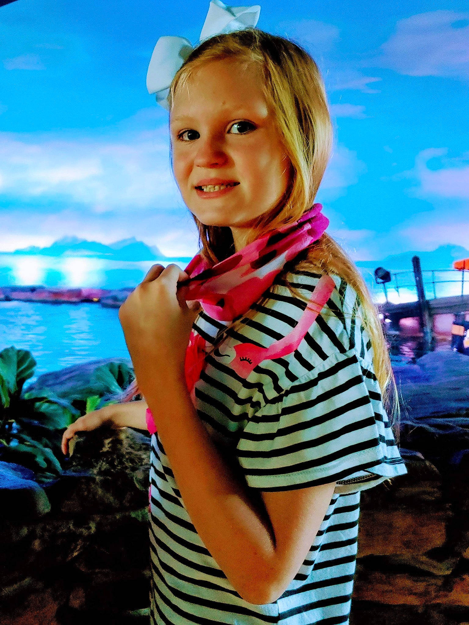 Emme is registered to the contest to win money with this photo: azure, beauty, blue, cool, dress, electric_blue, eyewear, fashion_design, flash_photography, fun, hairstyle, happy, joy, leisure, people_in_nature, person, plant, sky, smile, street_fashion