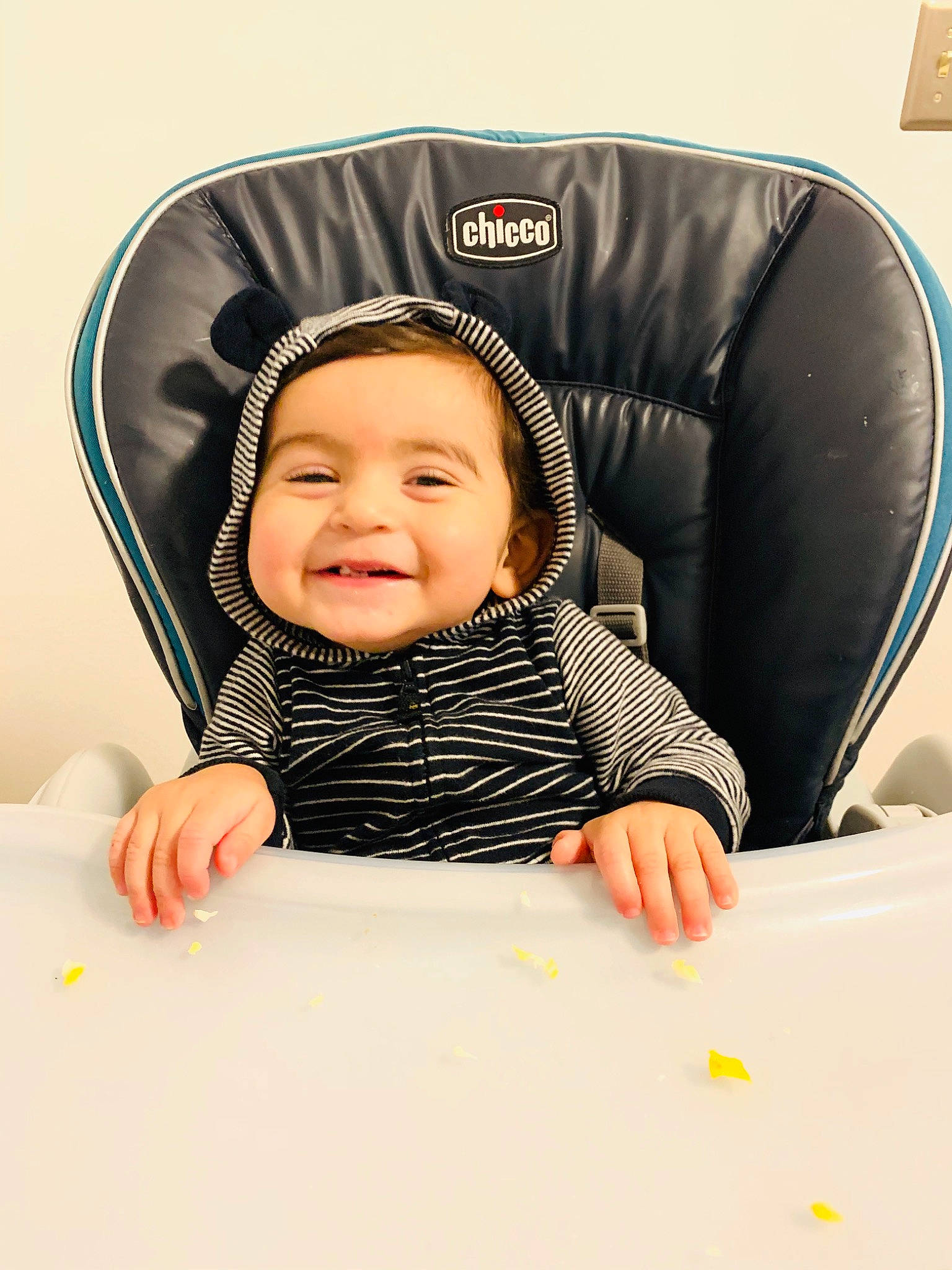 Cristiano is registered to the contest to win money with this photo: baby, baby_products, child, joy, person, product, sitting, toddler