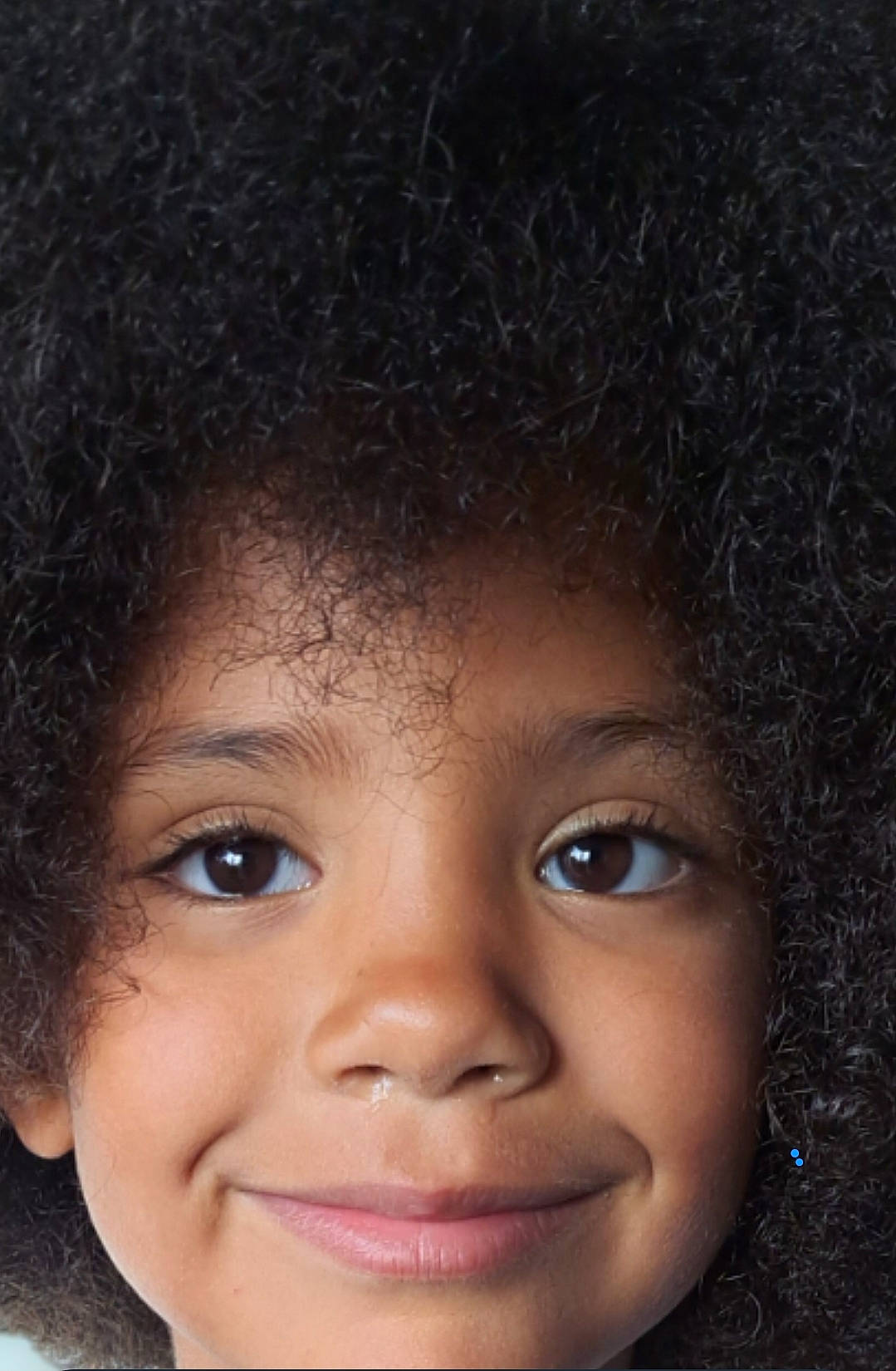 Tricia-cora a rejoint le concours — aidez-le/la à gagner de superbes lots ! black_hair, cheek, eye, eyebrow, eyelash, face, forehead, hair, hairstyle, happy, head, human, iris, jaw, jheri_curl, joy, lip, nose, organ, person