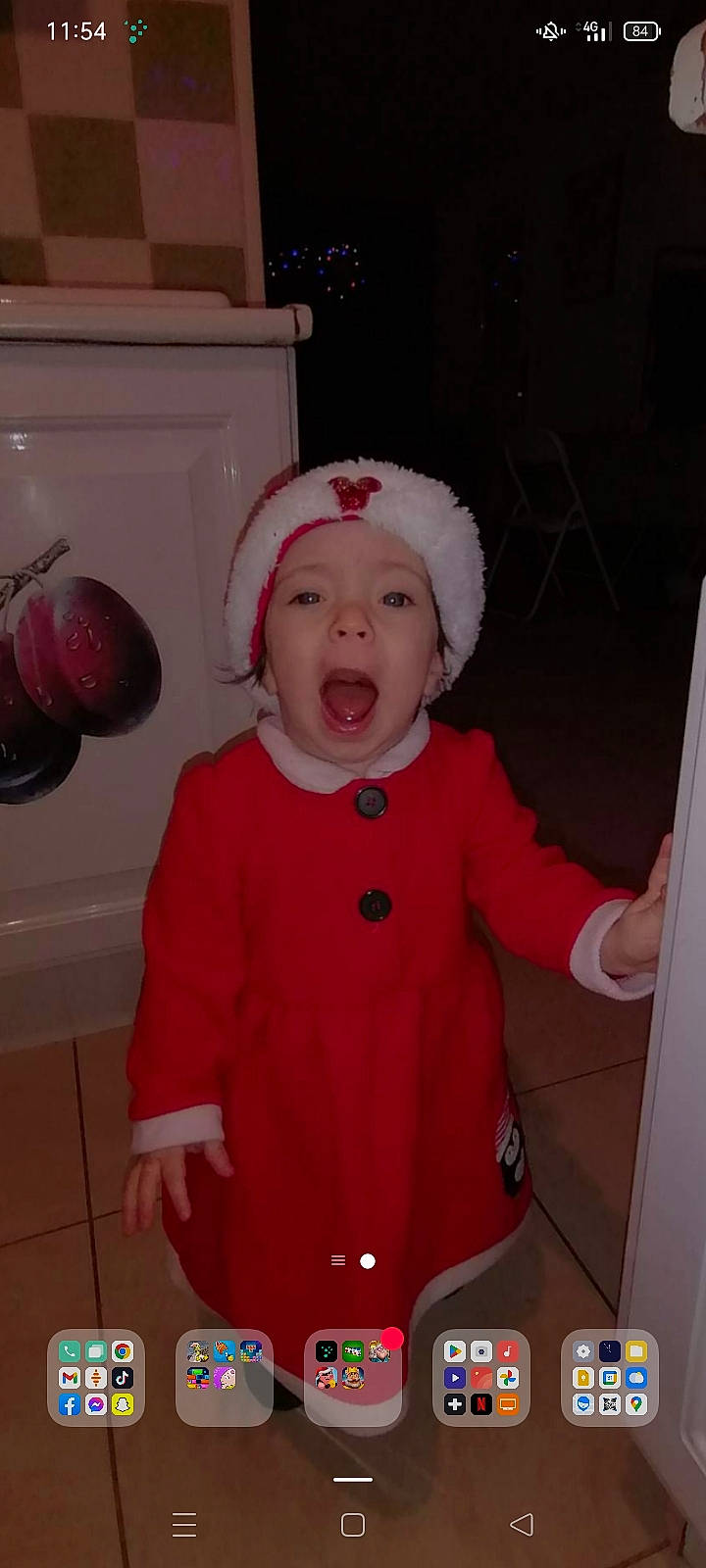 Noéline a rejoint le concours — aidez-le/la à gagner de superbes lots ! baby, baby_toddler_clothing, carmine, cheek, child, christmas, christmas_eve, happy, hat, headwear, holiday, human_body, jacket, magenta, pattern, person, pink, product, room, sleeve