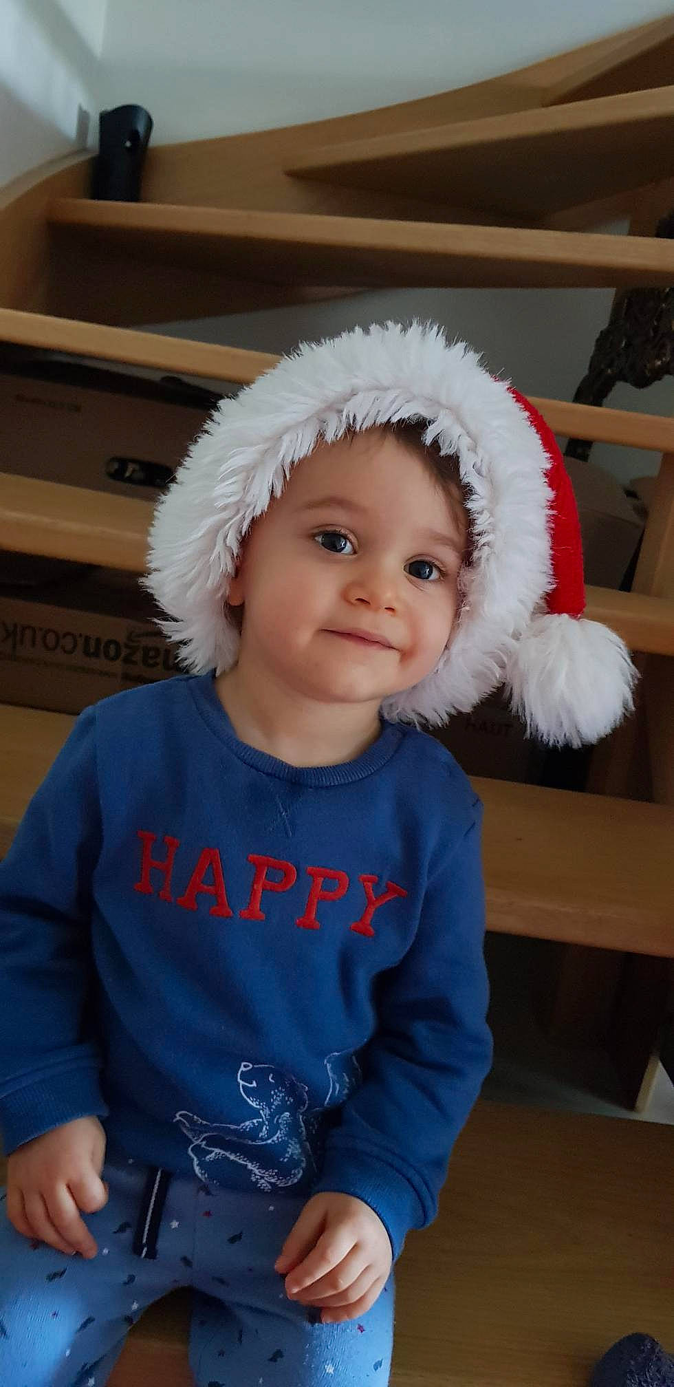 Ayden a rejoint le concours — aidez-le/la à gagner de superbes lots ! baby, cap, child, fashion_accessory, fur, hat, headgear, person, toddler