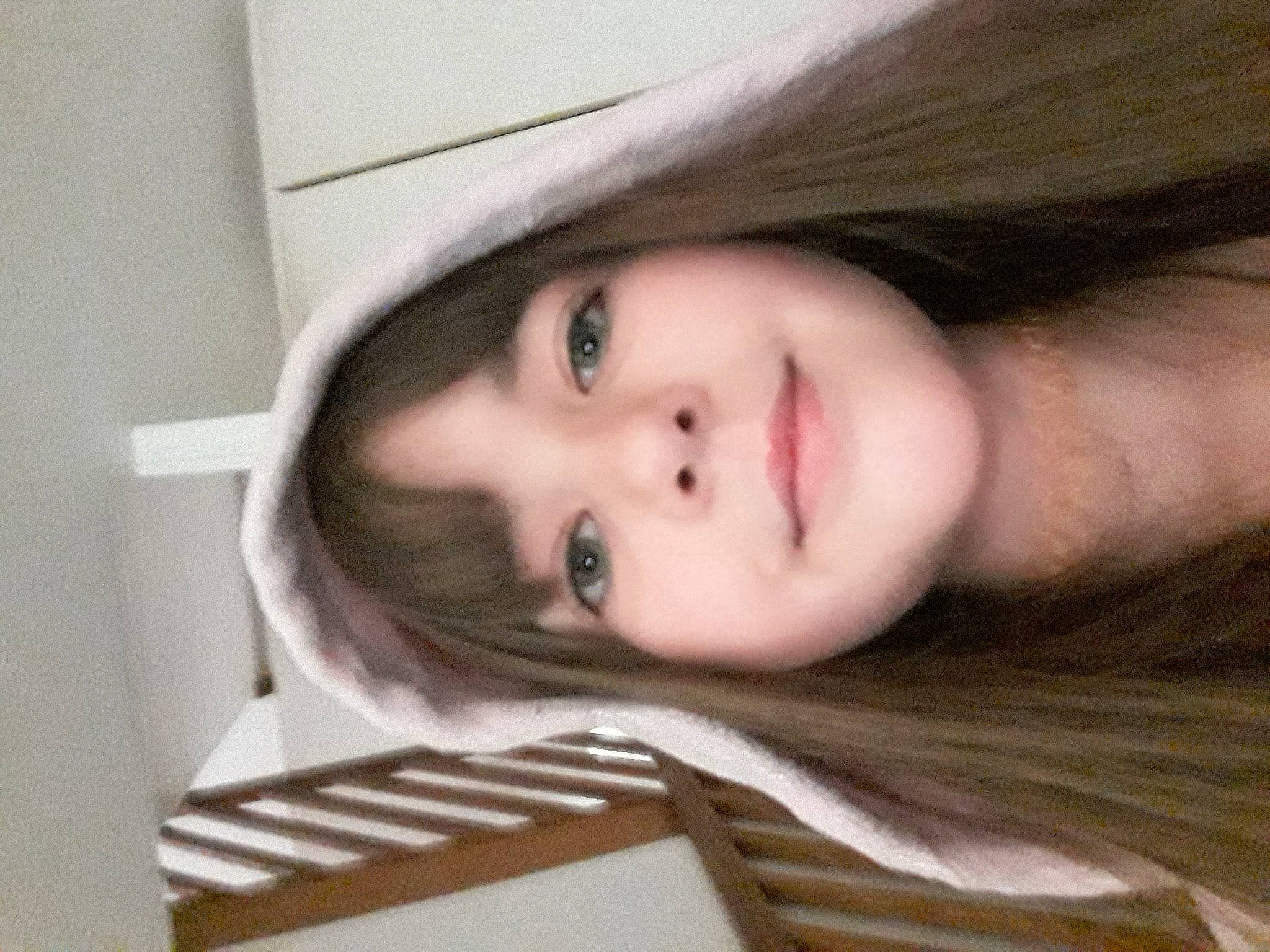 Alicealice participe au concours pour gagner de l'argent avec cette photo : blond, brown_hair, cheek, child, close_up, comfort, eye, eyebrow, eyelash, human_body, iris, jaw, joy, lip, mouth, nose, person, room, skin, smile