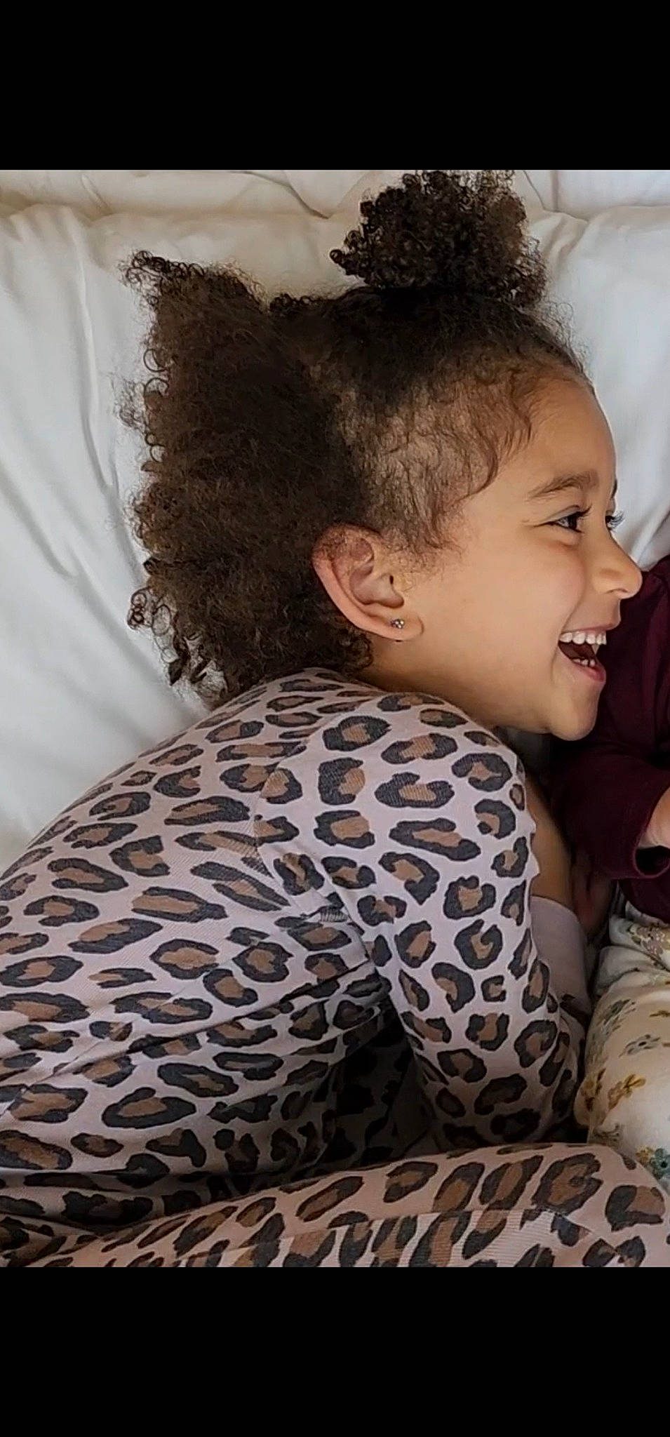 Arlia is registered to the contest to win money with this photo: comfort, dress, eye, eyelash, fashion_design, flash_photography, fur, gesture, hairstyle, happy, hat, joint, monochrome, neck, pattern, person, shoulder, skin, sleeve, smile