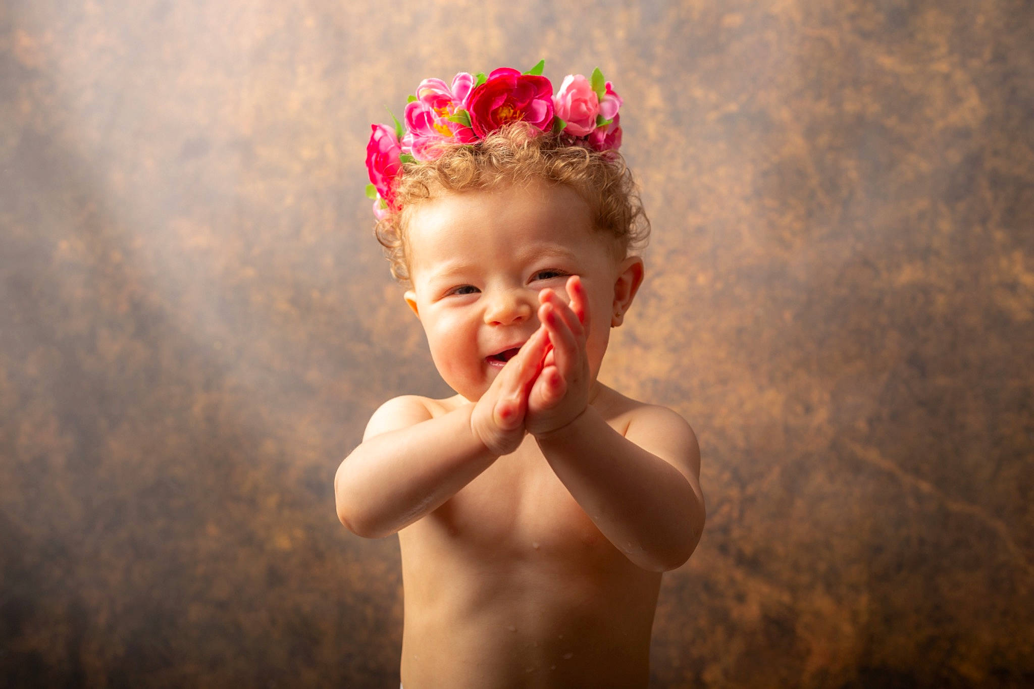 Aliyah a rejoint le concours — aidez-le/la à gagner de superbes lots ! baby, ear, eyebrow, eyelash, face, flash_photography, flower, fun, gesture, happy, head, headpiece, human, iris, lip, nose, person, petal, skin, smile