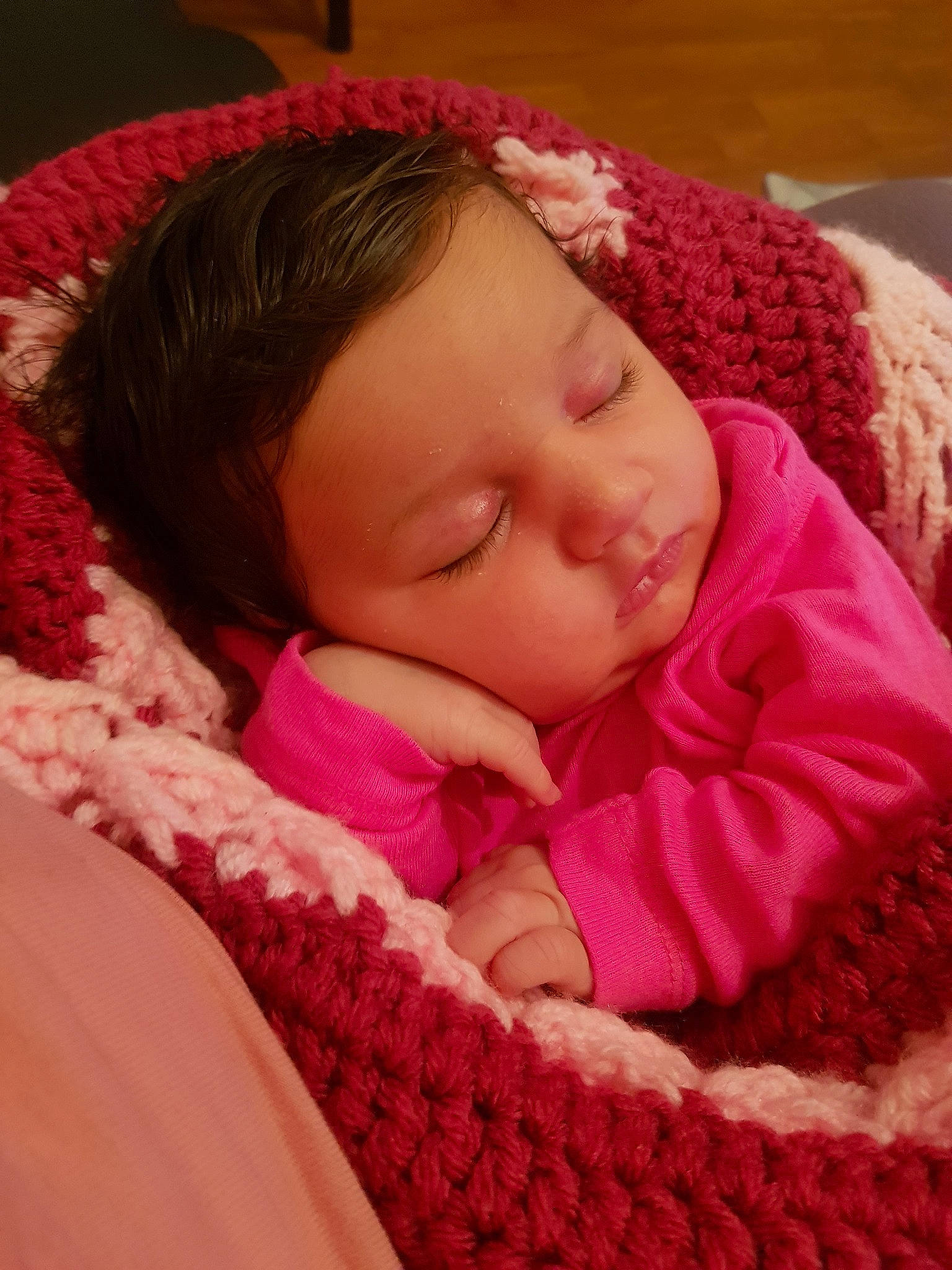 Lyna a rejoint le concours — aidez-le/la à gagner de superbes lots ! baby, baby_products, beauty, bedtime, cheek, child, close_up, crochet, eye, face, knitting, lip, mouth, nose, person, pink, skin, sleep, textile, toddler