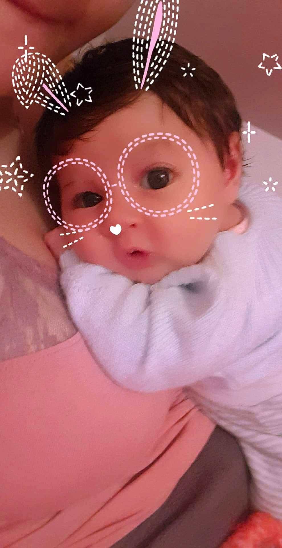 Lyna participe au concours pour gagner de l'argent avec cette photo : baby, cheek, child, ear, eyebrow, eyelash, eyewear, face, forehead, glasses, hair_accessory, head, headgear, headpiece, lip, mouth, nose, person, pink, skin