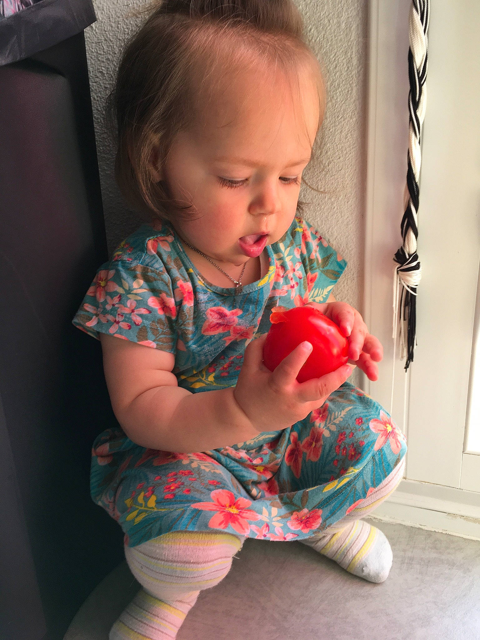 Opale participe au concours pour gagner de l'argent avec cette photo : baby_toddler_clothing, cheek, dress, face, floor, flooring, hairstyle, head, human_body, joint, leg, nose, person, pink, product, shoulder, skin, sleeve, standing, toddler