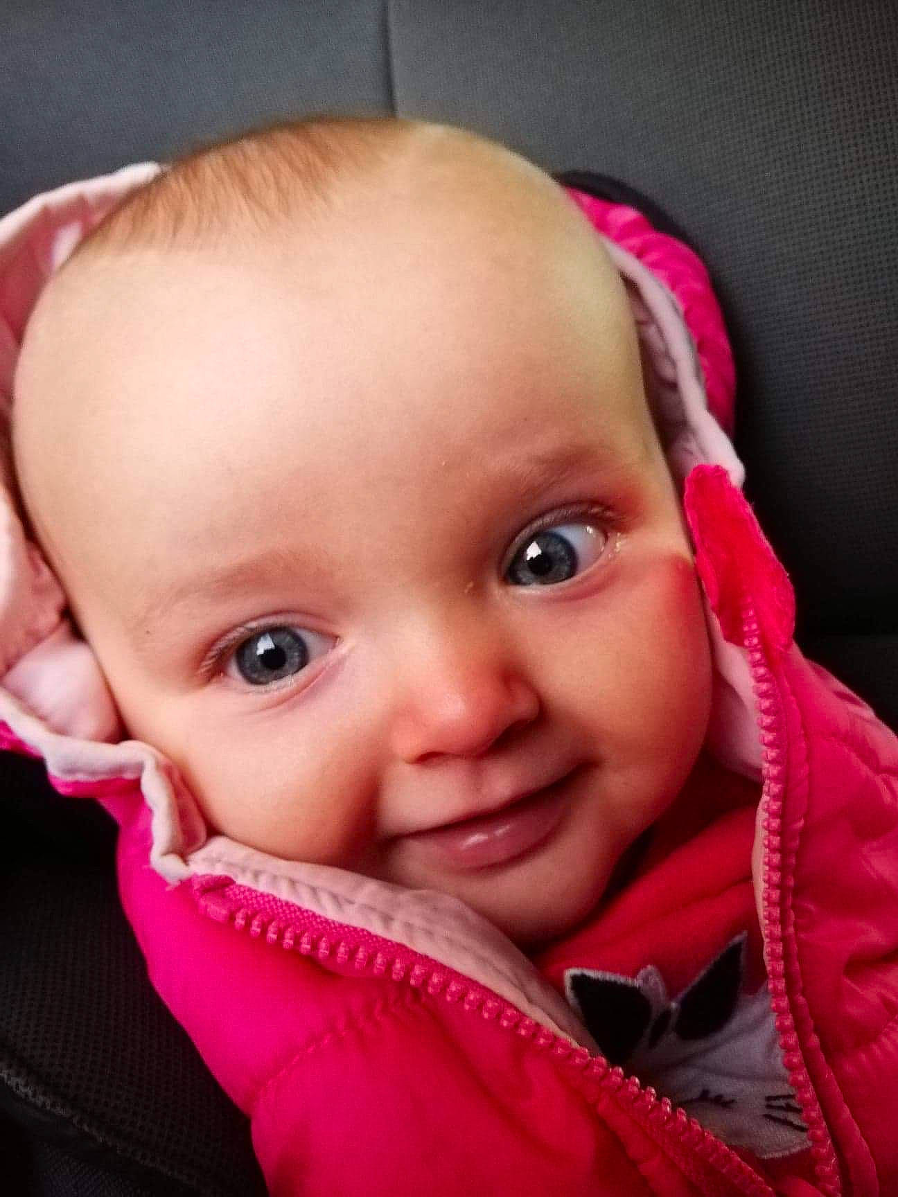 Annaelle participe au concours pour gagner de l'argent avec cette photo : baby, beauty, cheek, child, chin, close_up, ear, eye, eyebrow, face, facial_expression, forehead, head, joy, lip, mouth, nose, person, pink, product