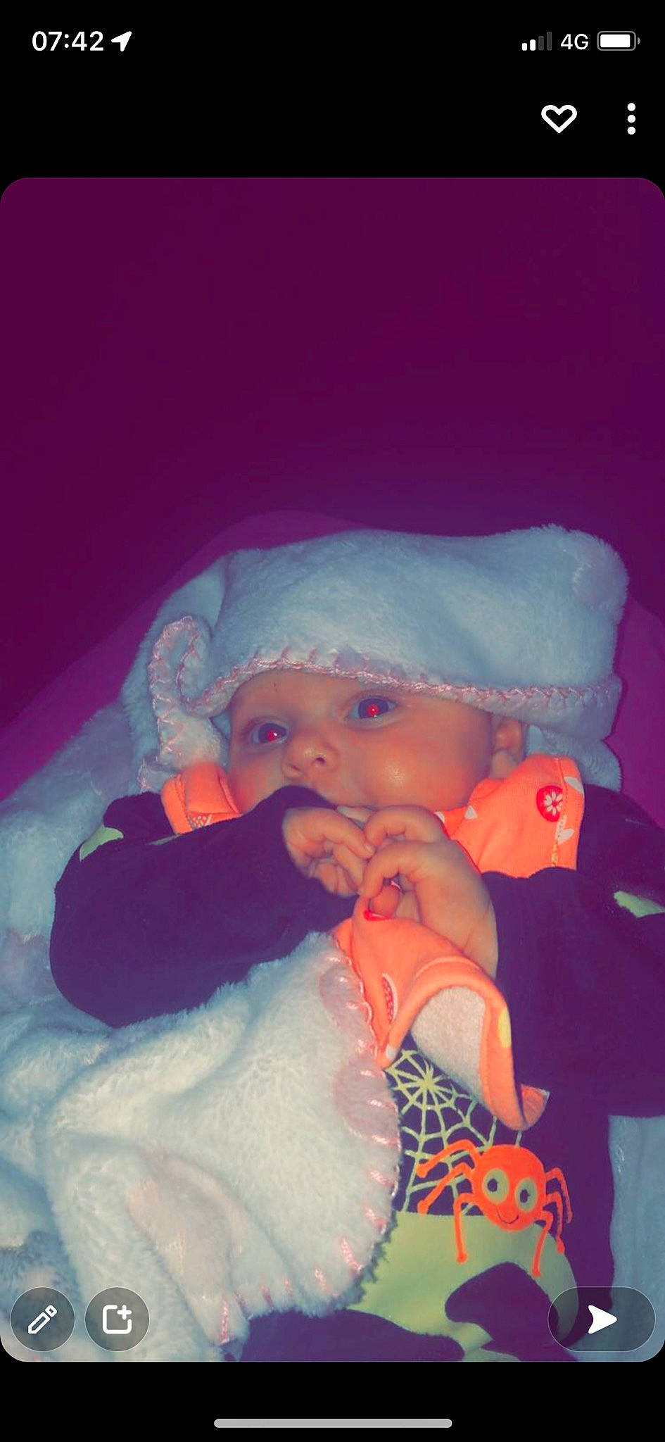 Naömy a rejoint le concours — aidez-le/la à gagner de superbes lots ! baby, baby_toddler_clothing, cheek, child, cloud, comfort, electric_blue, event, fun, happy, headgear, headwear, human_body, magenta, mouth, orange, person, pink, purple, sky