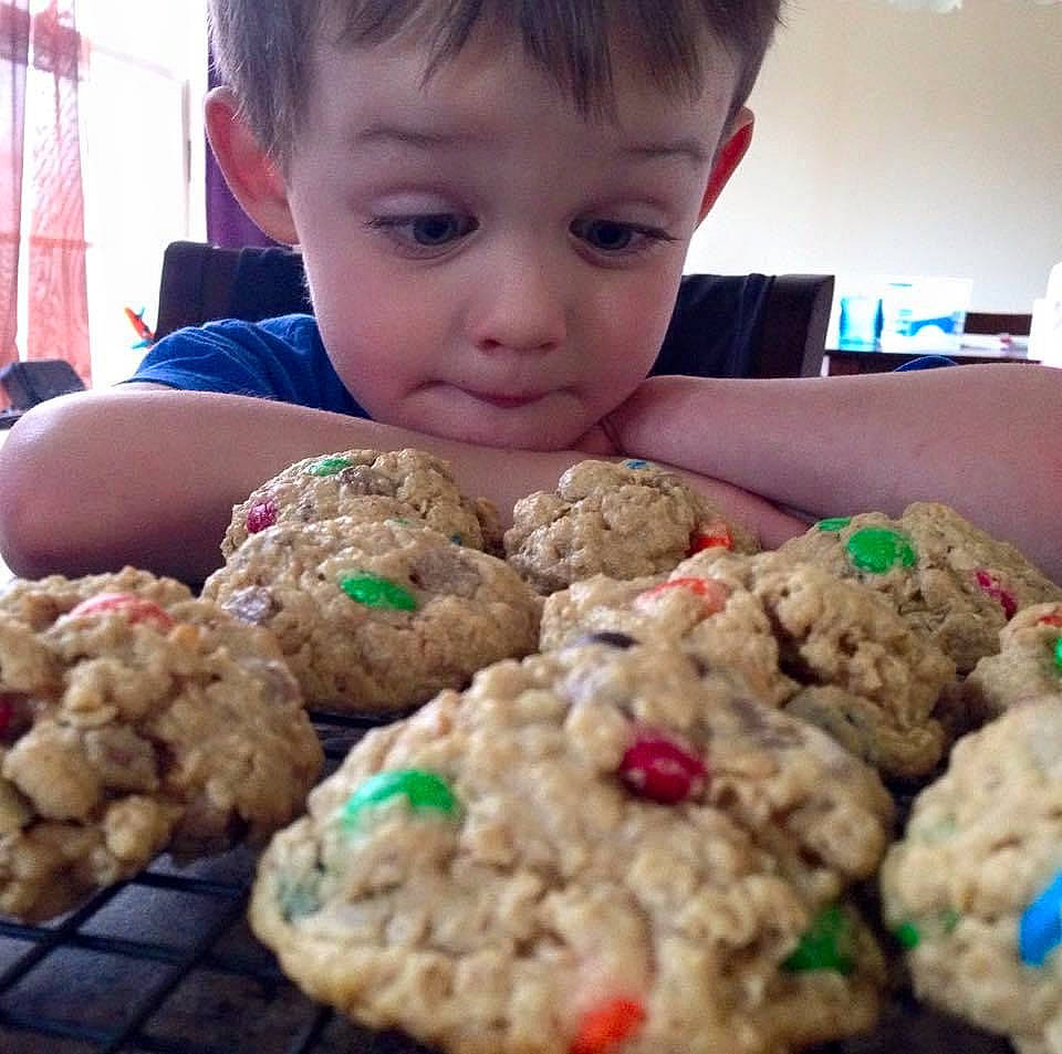 Jesse is registered to the contest to win money with this photo: anzac_biscuit, baked_goods, baking, biscuit, chocolate_chip, chocolate_chip_cookie, cookie, cuisine, dessert, dish, event, finger_food, food, gluten, green, ingredient, junk_food, person, recipe, sweetness