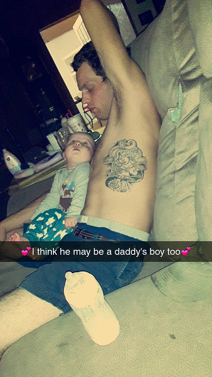 Karter Wayne is registered to the contest to win money with this photo: arm, cool, elbow, flesh, human_body, human_leg, joint, knee, leg, person, photography, shoulder, tattoo, tattoo_artist, temporary_tattoo, thigh