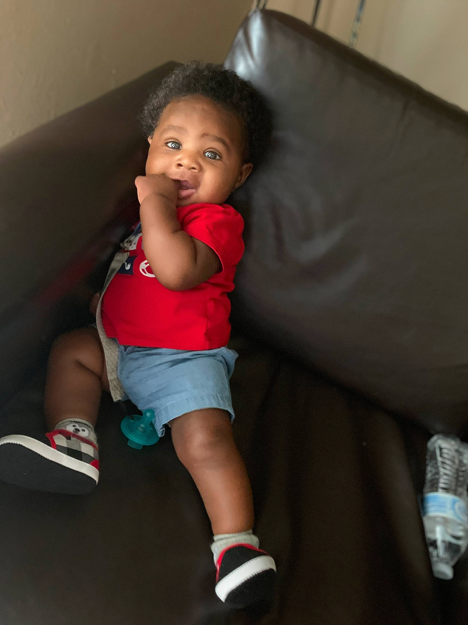 Jahari is registered to the contest to win money with this photo: abdomen, arm, baby, cheek, child, finger, fun, hip, joint, knee, leg, muscle, nose, person, play, sitting, skin, smile, thigh, toddler
