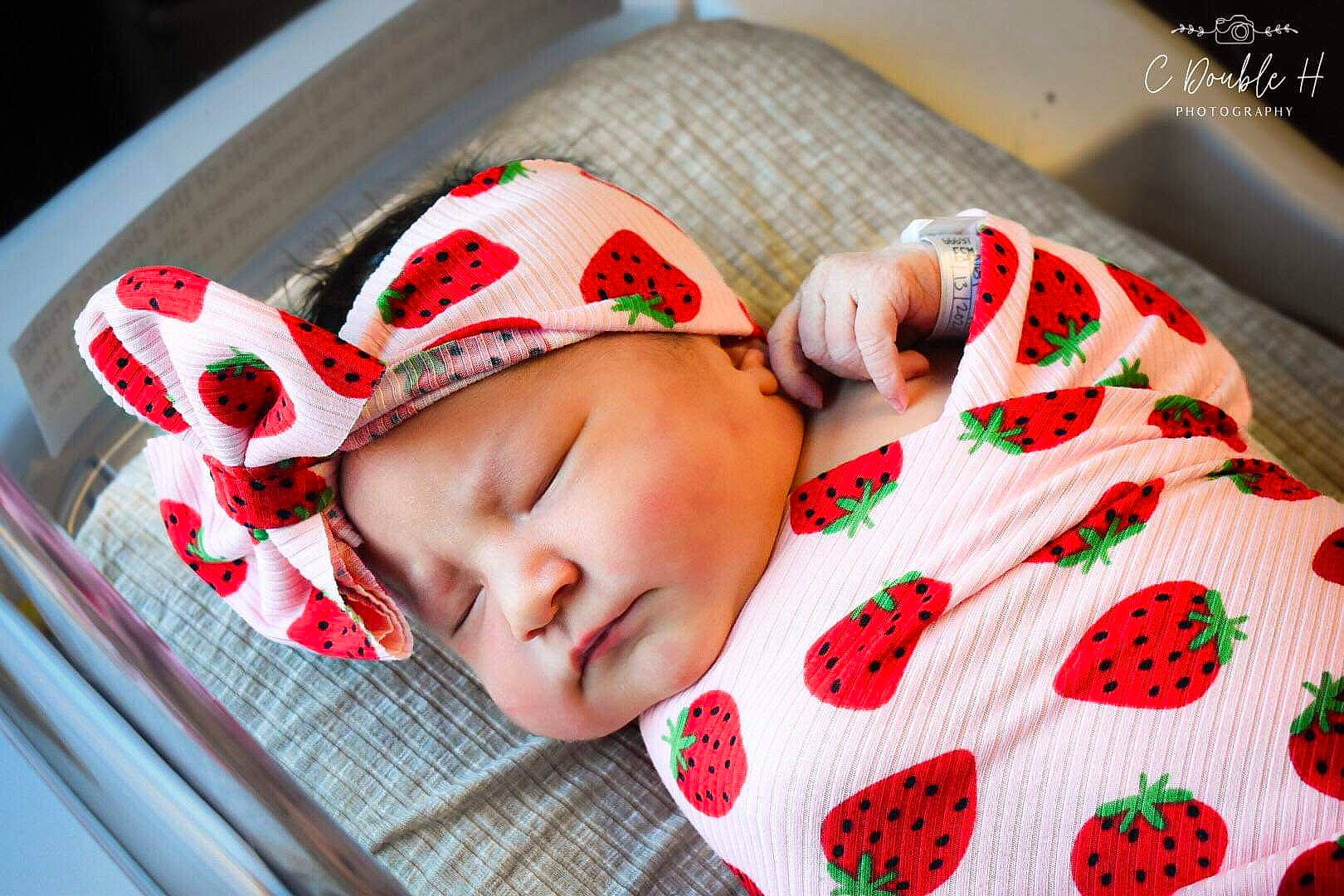 Aurelianna is registered to the contest to win money with this photo: baby, baby_products, baby_sleeping, baby_toddler_clothing, cheek, child, comfort, eyelash, finger, hand, hat, headgear, headwear, linens, lip, pattern, person, plaid, skin, sleeve