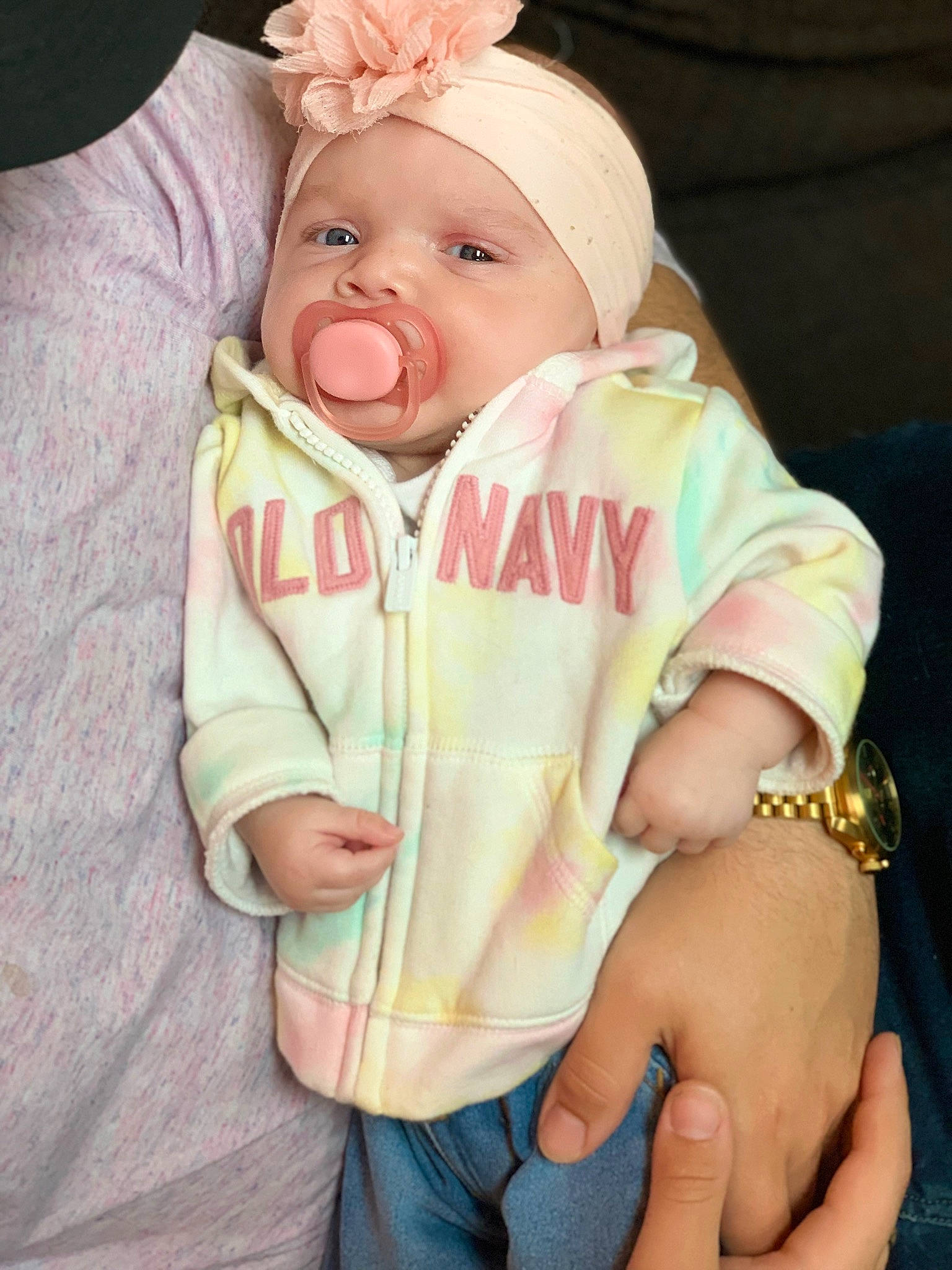 èva-rose participe au concours pour gagner de l'argent avec cette photo : baby, baby_products, baby_toddler_clothing, cap, cheek, child, comfort, eye, fashion_accessory, finger, happy, headgear, headwear, lip, nose, person, pink, sitting, skin, sleeve