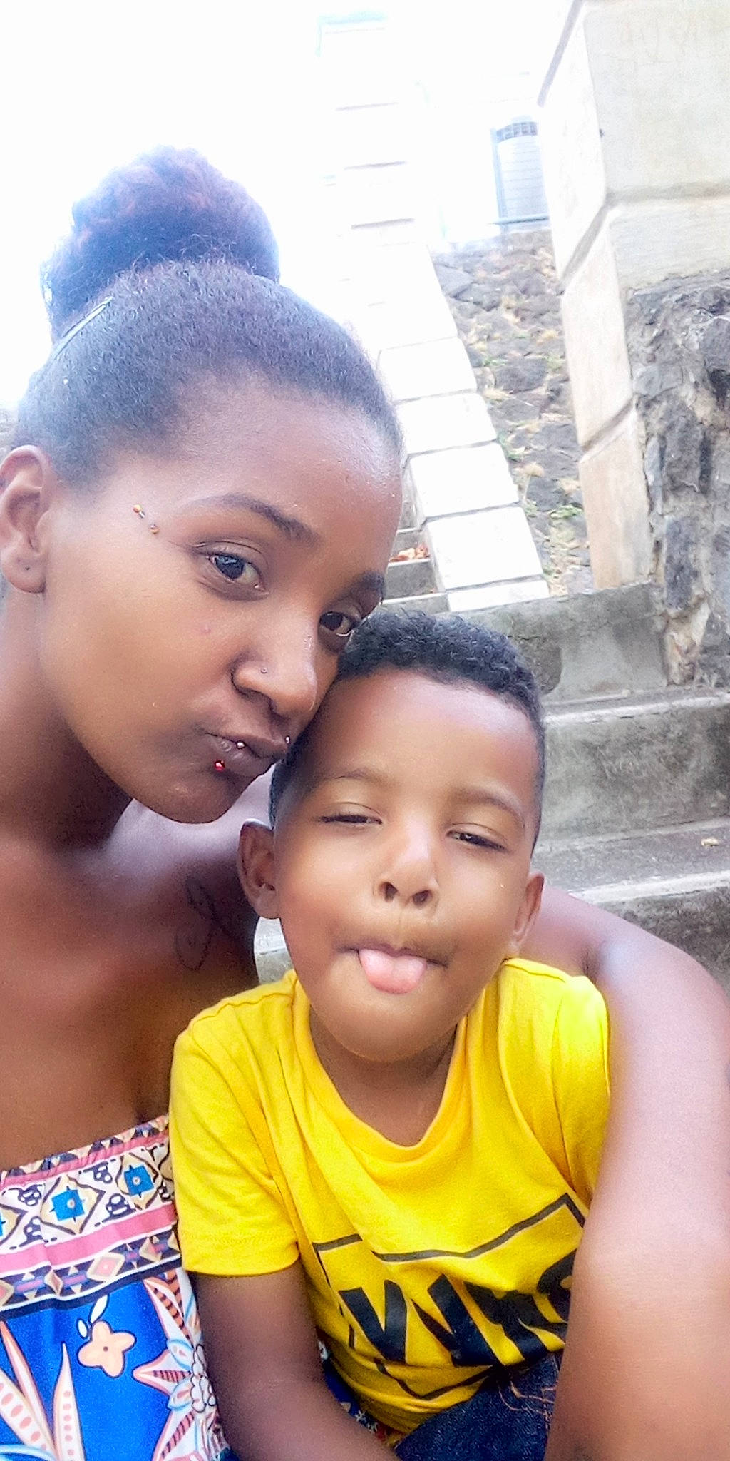 Rohan a rejoint le concours — aidez-le/la à gagner de superbes lots ! black_hair, cheek, child, day, face, forehead, fun, girl, hair, hairstyle, happiness, head, human, human_hair_color, people, person, skin, smile, temple, vacation