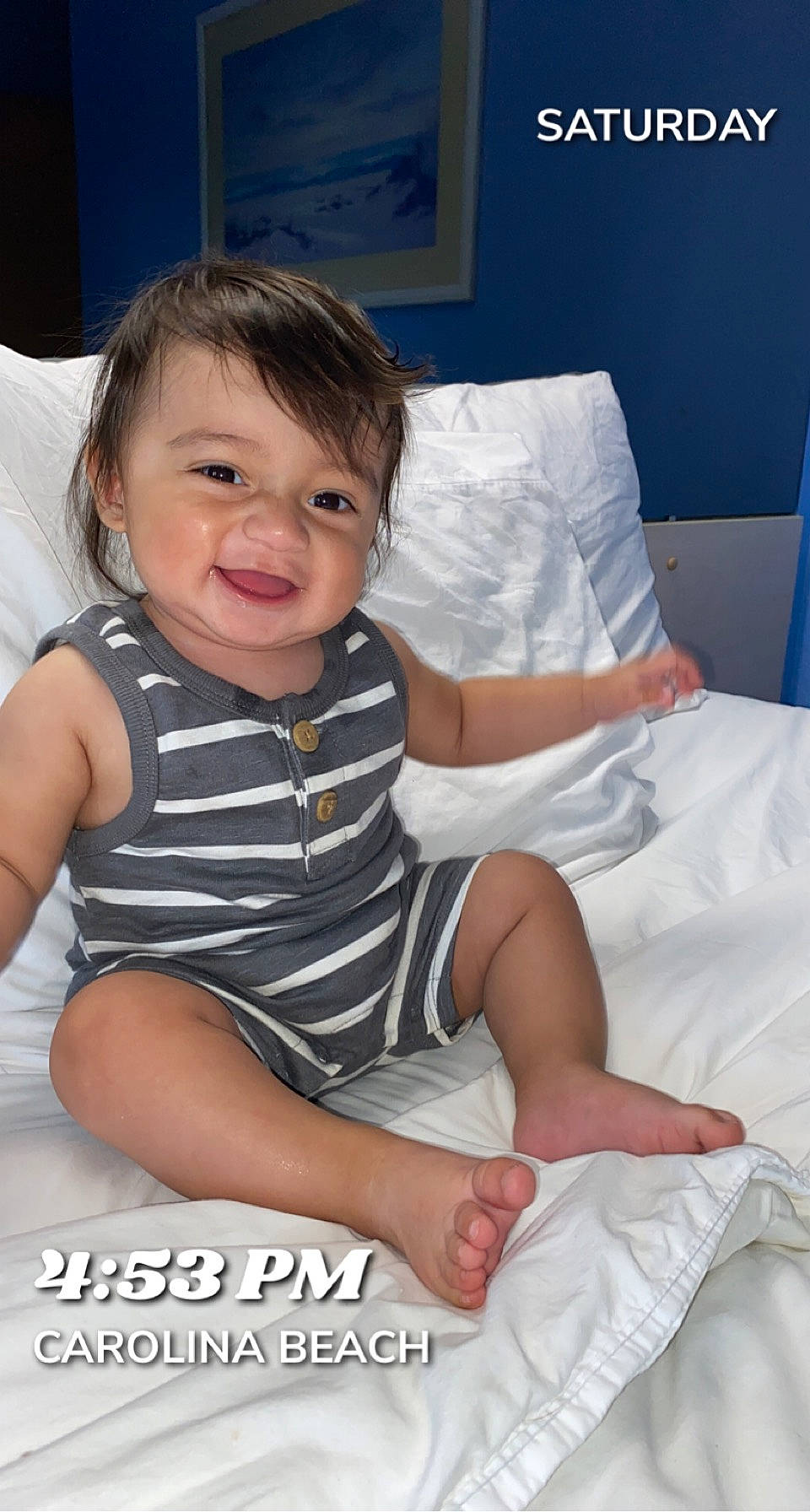 Mario Ezequiel is registered to the contest to win money with this photo: arm, baby_toddler_clothing, cheek, chin, comfort, finger, hand, happy, human_body, joint, joy, knee, leg, muscle, neck, person, shoulder, skin, sleeve, smile