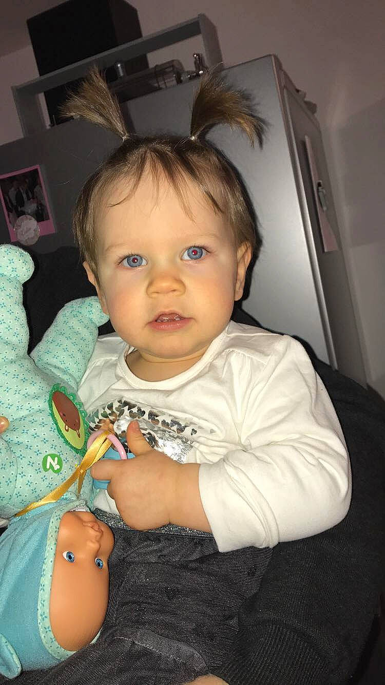 Zélie a rejoint le concours — aidez-le/la à gagner de superbes lots ! baby, cheek, child, ear, eye, face, head, iris, person, skin, smile, toddler