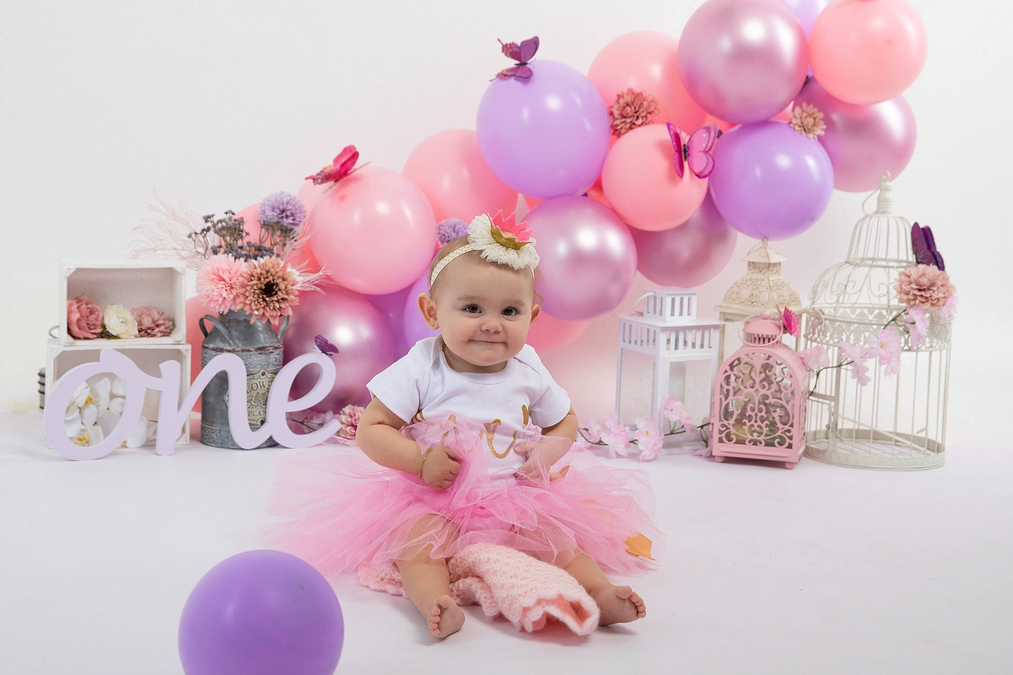 Mia participe au concours pour gagner de l'argent avec cette photo : baby, balloon, child, decoration, event, font, fun, happy, joy, magenta, party, party_supply, peach, person, pink, product, sitting, smile, sweetness, teddy_bear