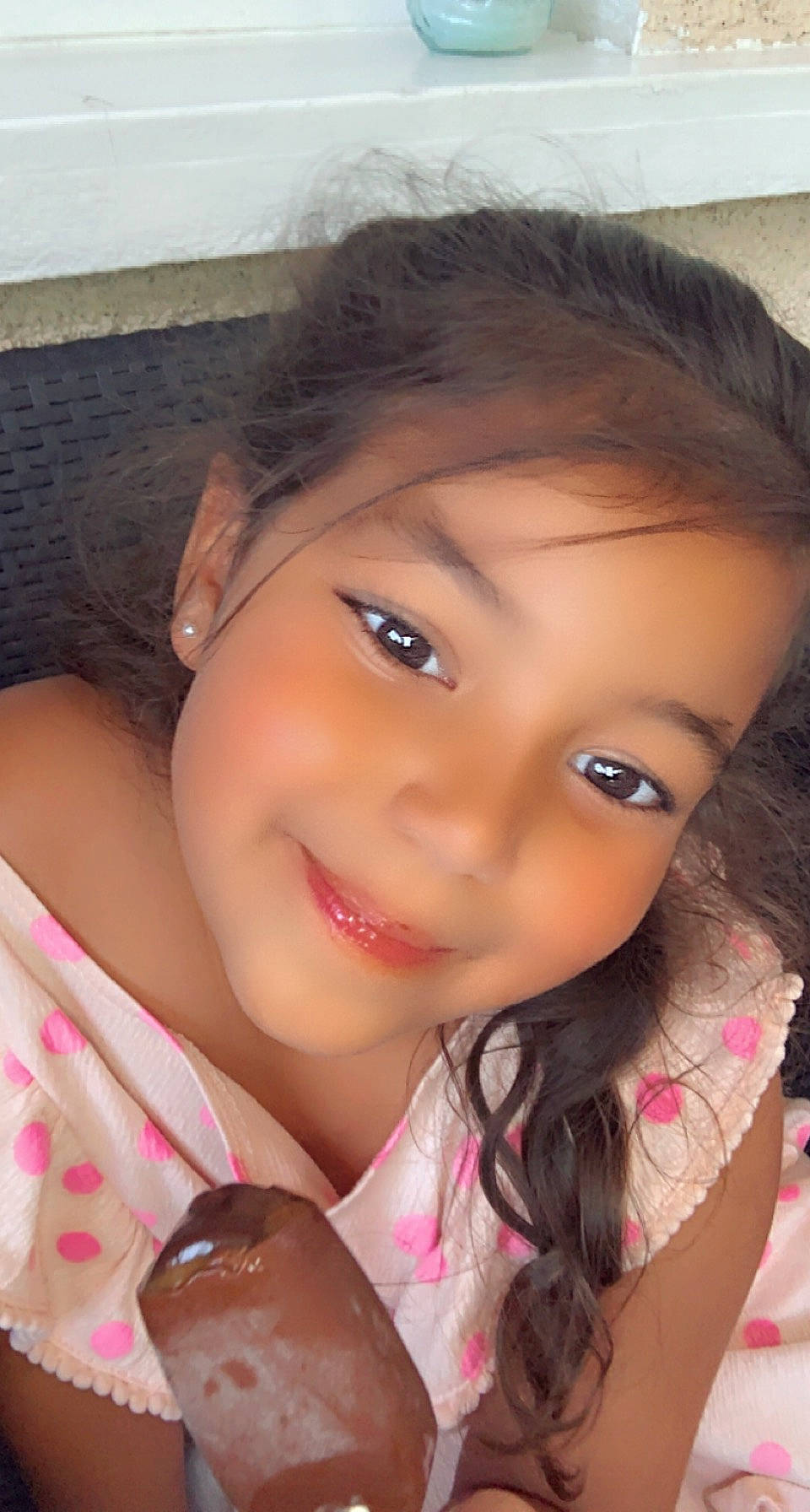 Alyah participe au concours pour gagner de l'argent avec cette photo : cheek, chin, eye, eyebrow, eyelash, face, forehead, hair, happy, head, iris, jaw, joy, lip, mouth, neck, nose, organ, person, pink