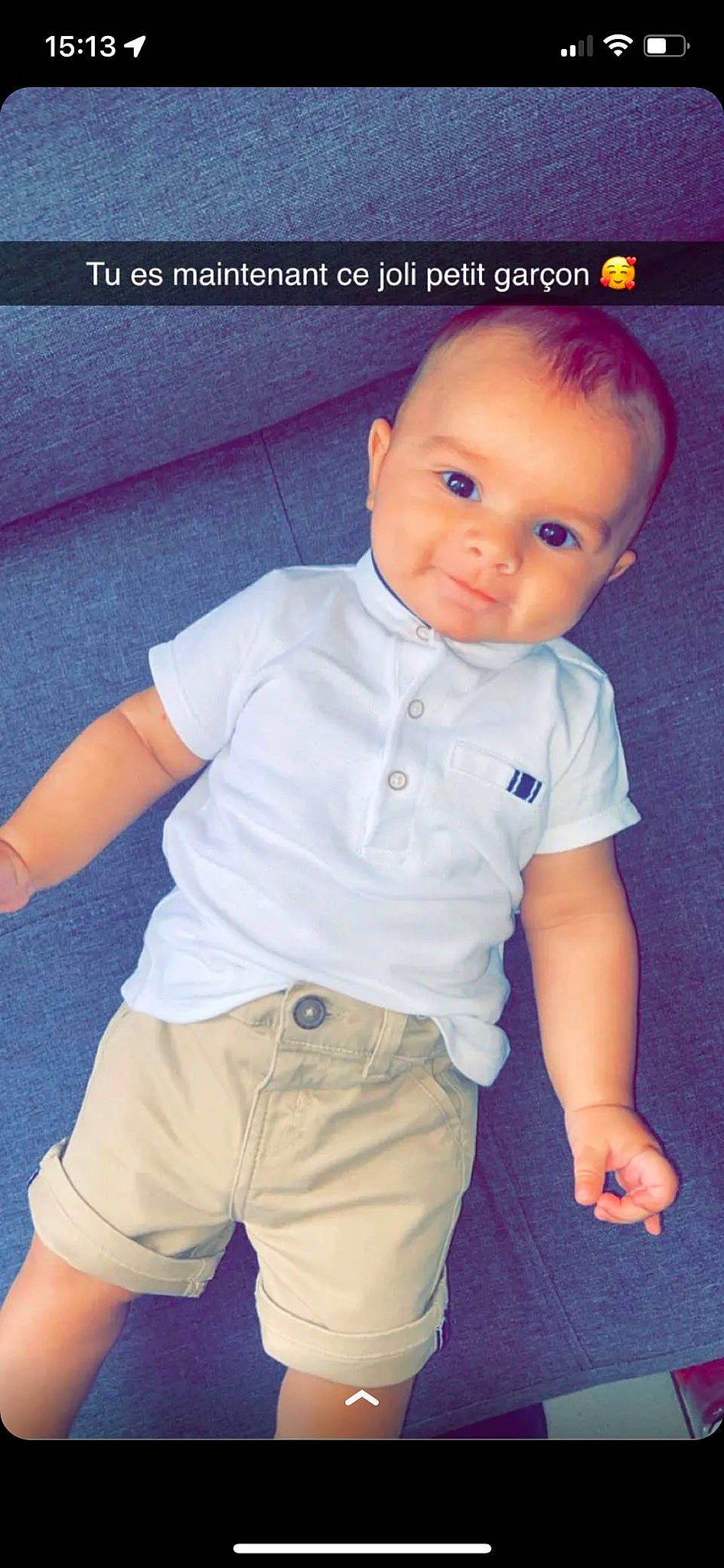 Ezio a rejoint le concours — aidez-le/la à gagner de superbes lots ! arm, azure, baby_toddler_clothing, clothing, cool, dress_shirt, finger, gesture, hand, happy, joint, mouth, muscle, nose, person, shoulder, skin, sleeve, smile, t_shirt