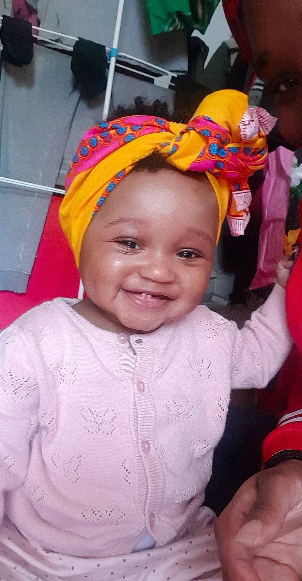 Elianna participe au concours pour gagner de l'argent avec cette photo : baby, cheek, child, fashion_accessory, hair_accessory, happy, headband, headgear, joy, person, smile, toddler