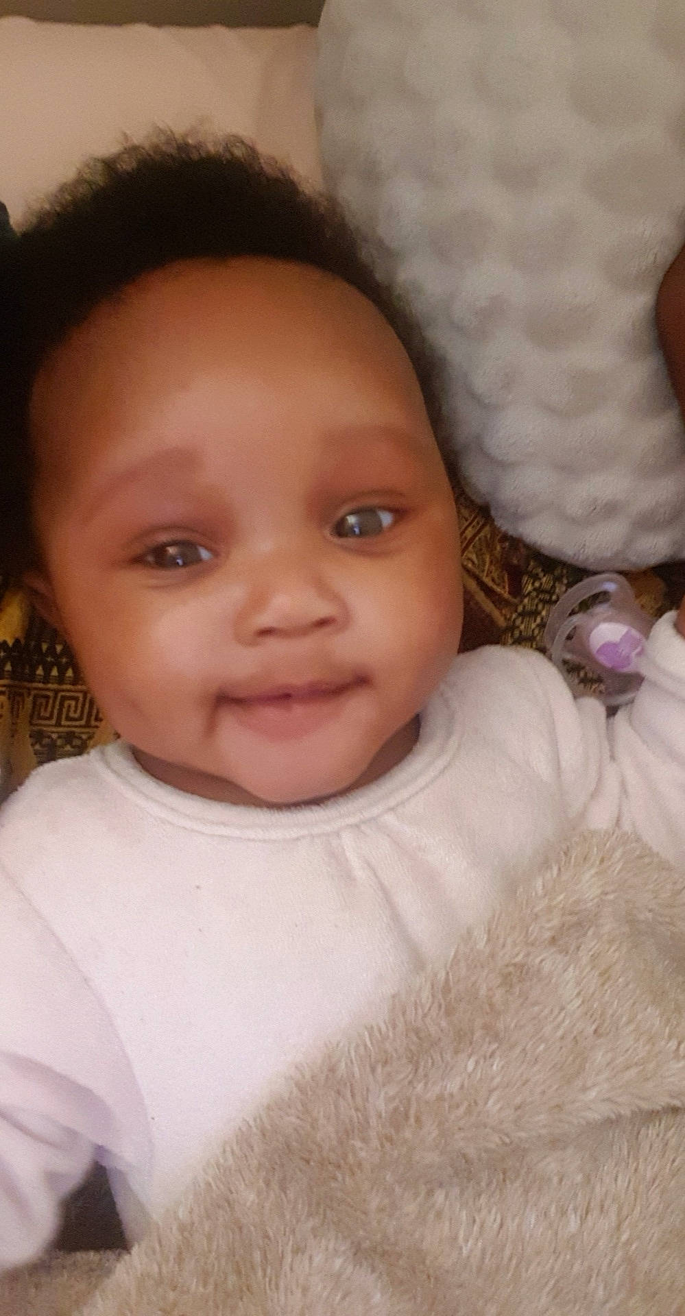 Elianna a rejoint le concours — aidez-le/la à gagner de superbes lots ! baby, beauty, cheek, child, chin, close_up, eye, eyebrow, face, facial_expression, forehead, hair, head, iris, lip, nose, person, pink, skin, smile