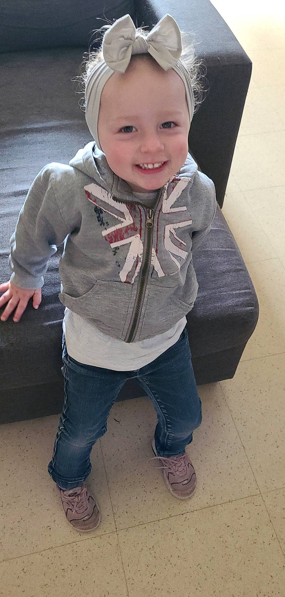 Allison participe au concours pour gagner de l'argent avec cette photo : baby, baby_toddler_clothing, cheek, child, cool, denim, flash_photography, flooring, happy, head, jeans, joy, neck, person, shoe, skin, sleeve, smile, sneakers, street_fashion