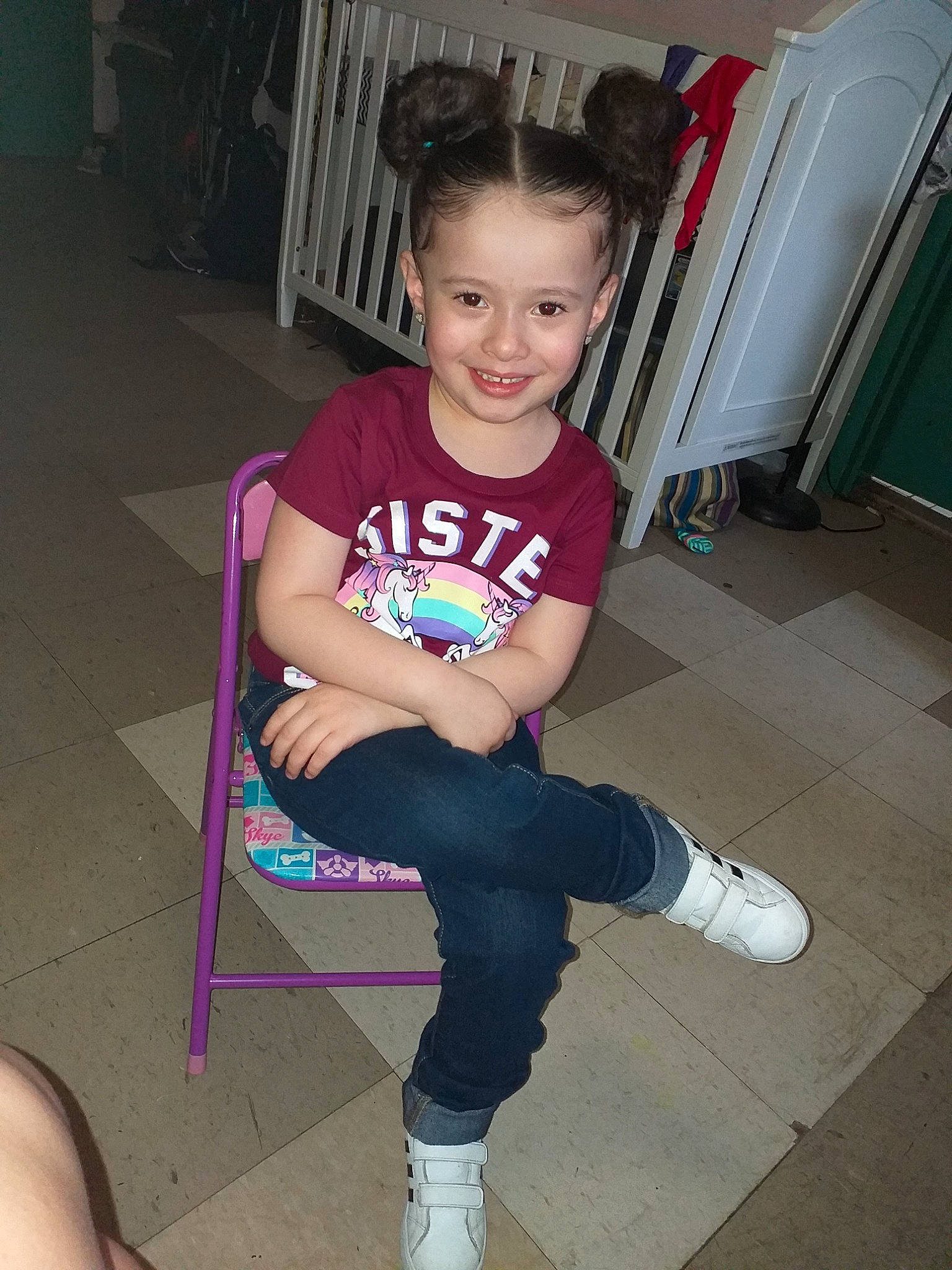 Mila is registered to the contest to win money with this photo: child, joy, leg, person, shoe, toddler