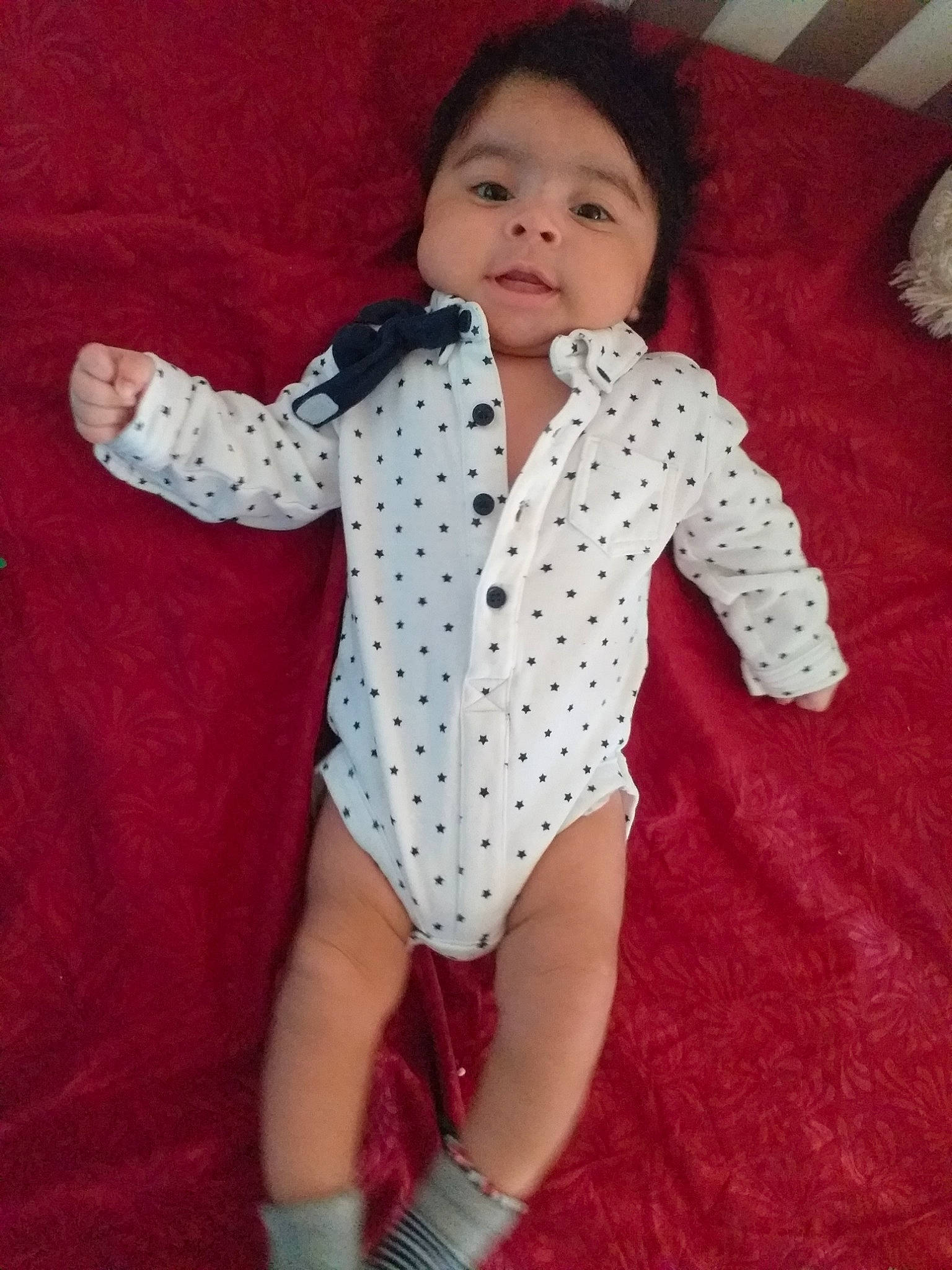 Bishop is registered to the contest to win money with this photo: child, human_leg, leg, pattern, person, thigh, toddler