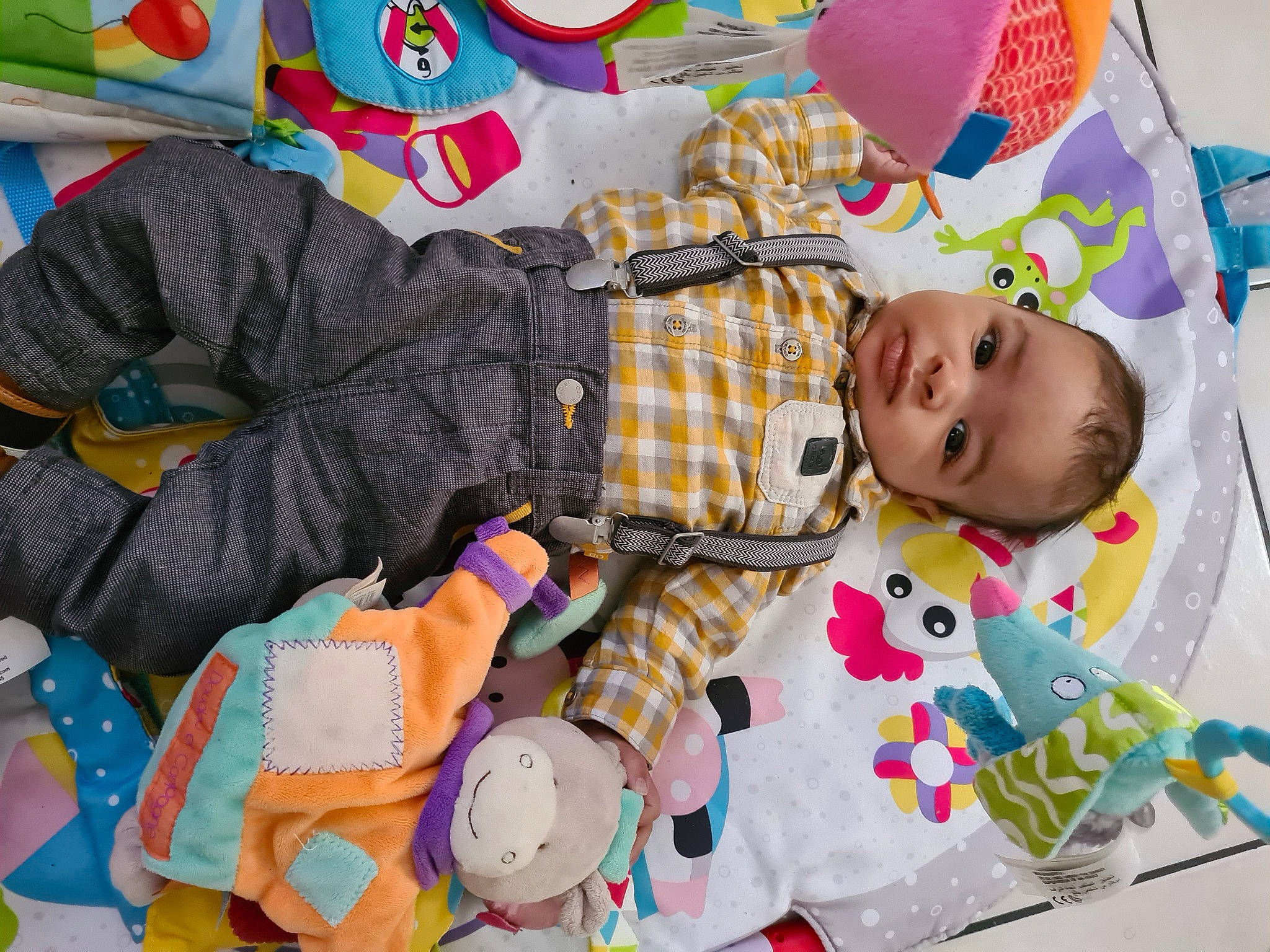 Tymael a rejoint le concours — aidez-le/la à gagner de superbes lots ! baby, baby_products, baby_toddler_clothing, baby_toys, child, comfort, fun, happy, linens, pattern, person, play, plush, product, room, stuffed_toy, textile, toddler, toy