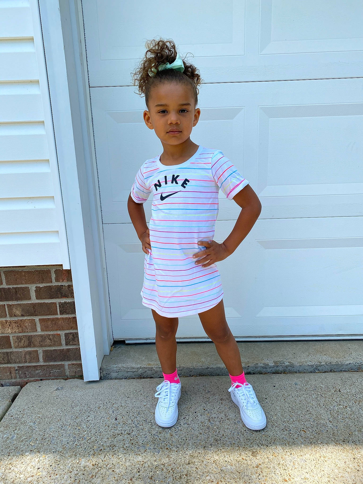 Ianna is registered to the contest to win money with this photo: arm, baby_toddler_clothing, chin, electric_blue, eye, face, hair, happy, head, human_body, knee, neck, person, shorts, shoulder, sleeve, street_fashion, t_shirt, thigh, toddler
