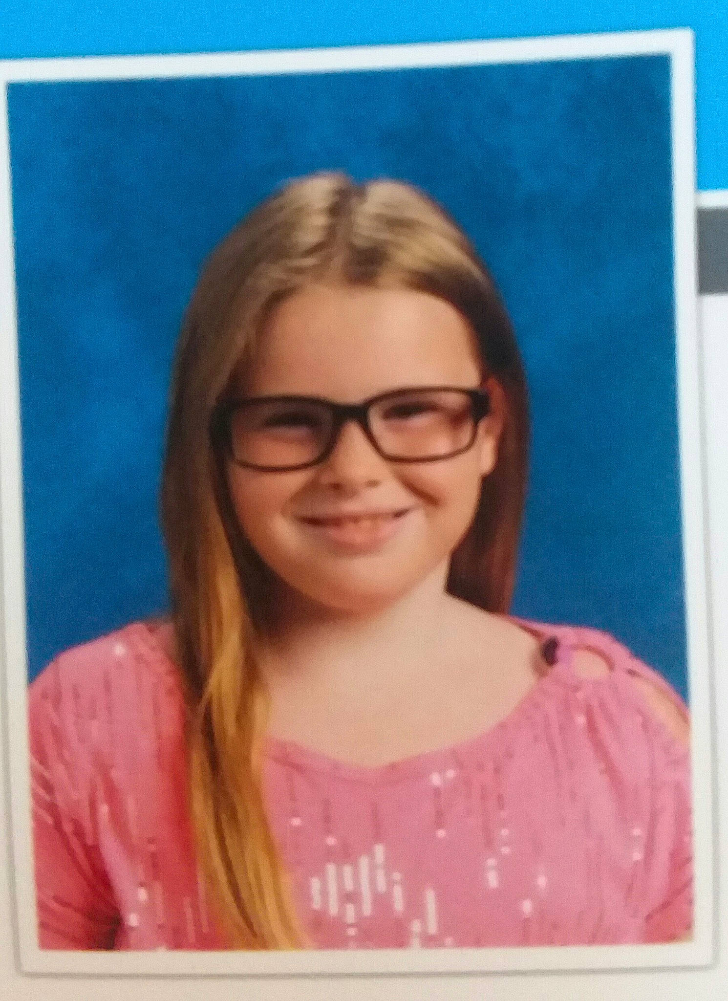 Ava is registered to the contest to win money with this photo: blond, chin, eyewear, face, forehead, glasses, hair, hair_coloring, hairstyle, joy, person, portrait, smile, vision_care